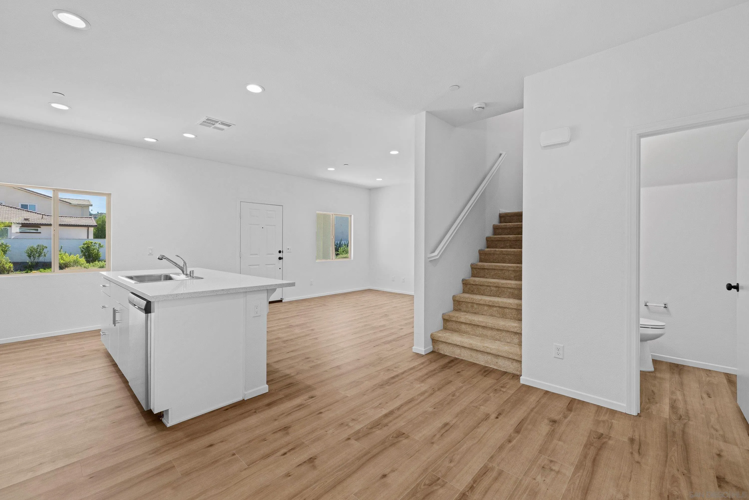 https://cdn.realtyfeed.com/cdn/127/260020392/d5827353fe760f16a41116bfb9b2f542.webp