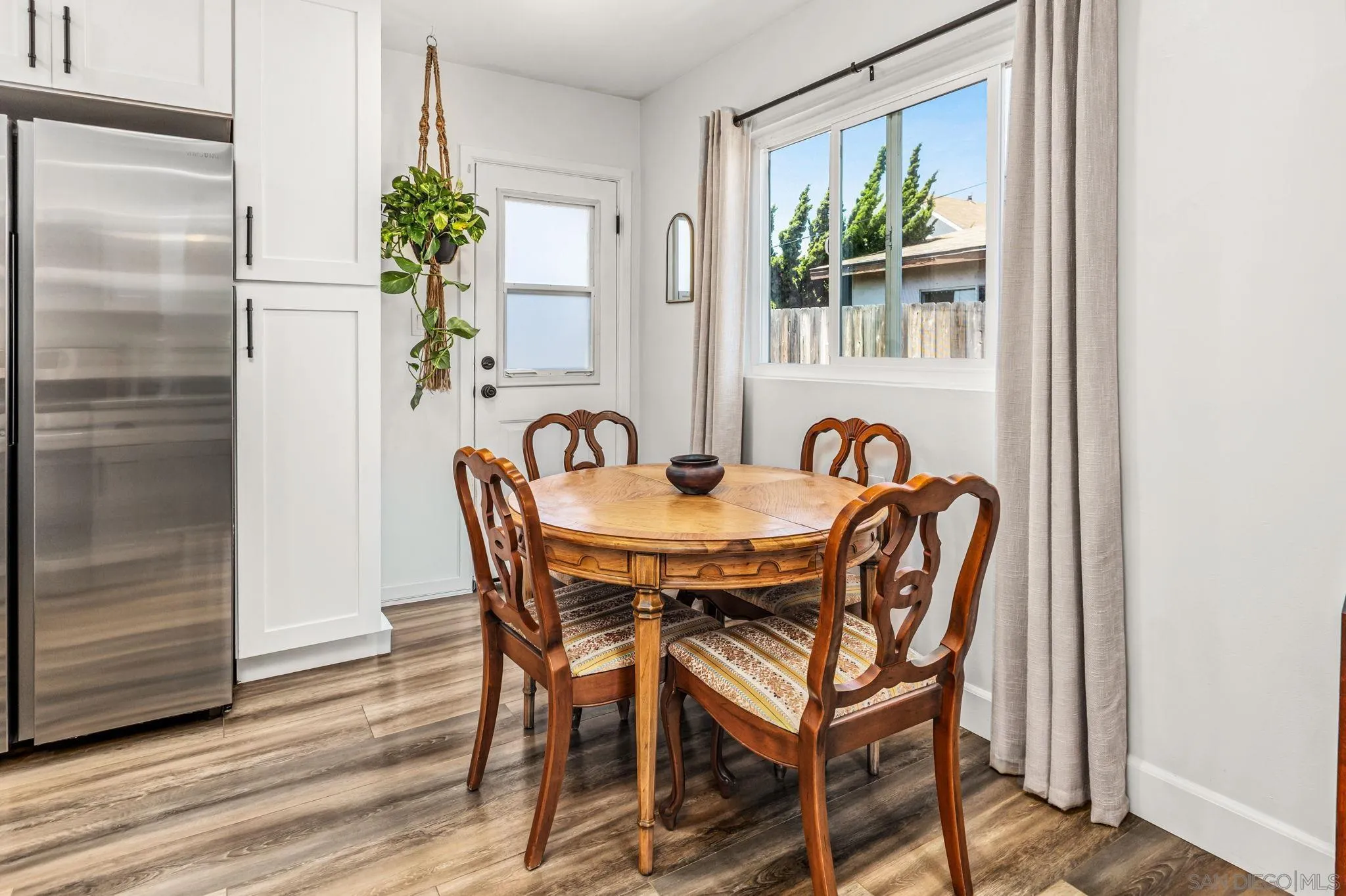 https://cdn.realtyfeed.com/cdn/127/260020393/ee83d047294649ab275e7873efb750fb.webp