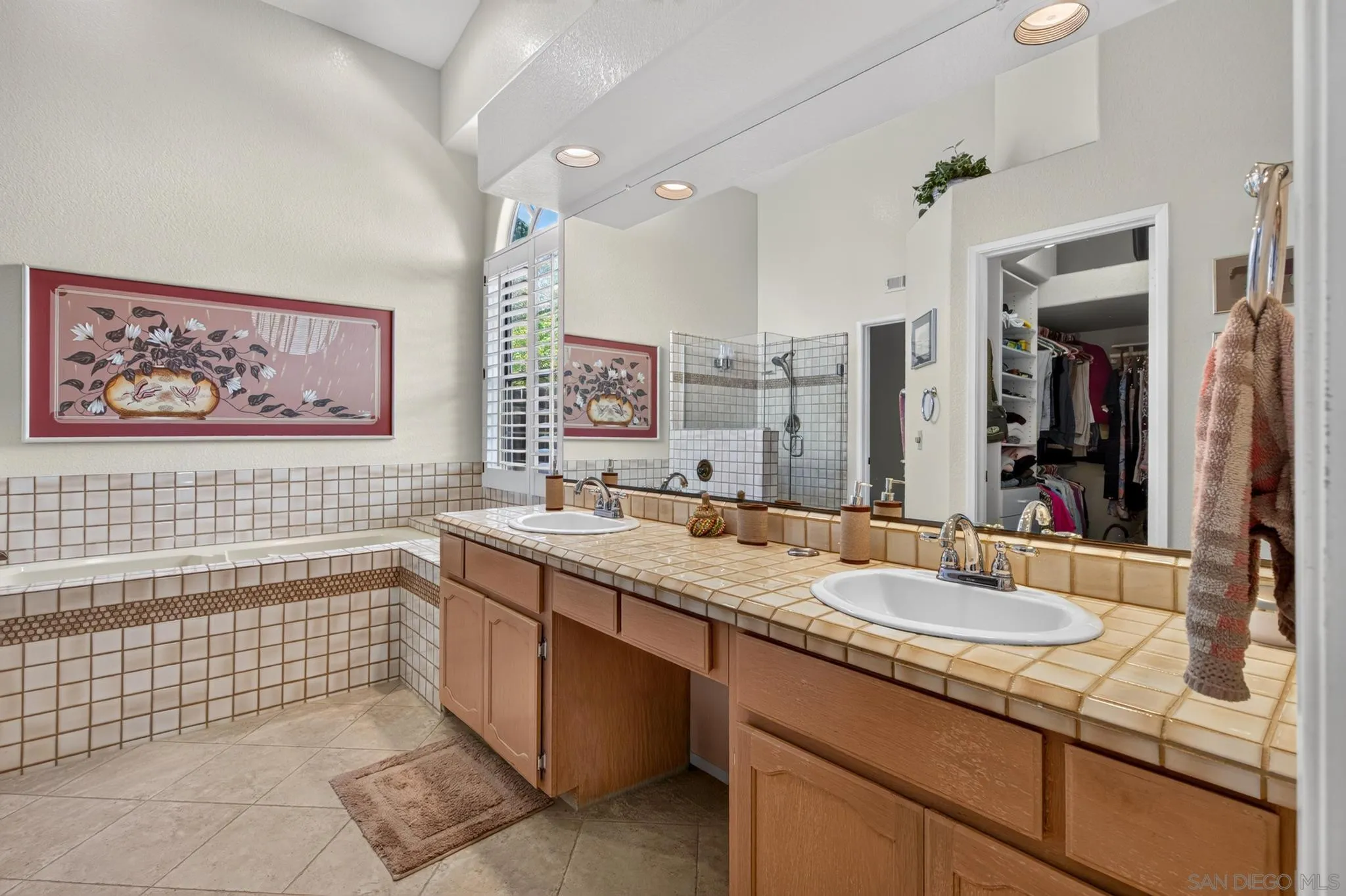 https://cdn.realtyfeed.com/cdn/127/260020399/7c2072d63a5257b3faba99e4ee475591.webp