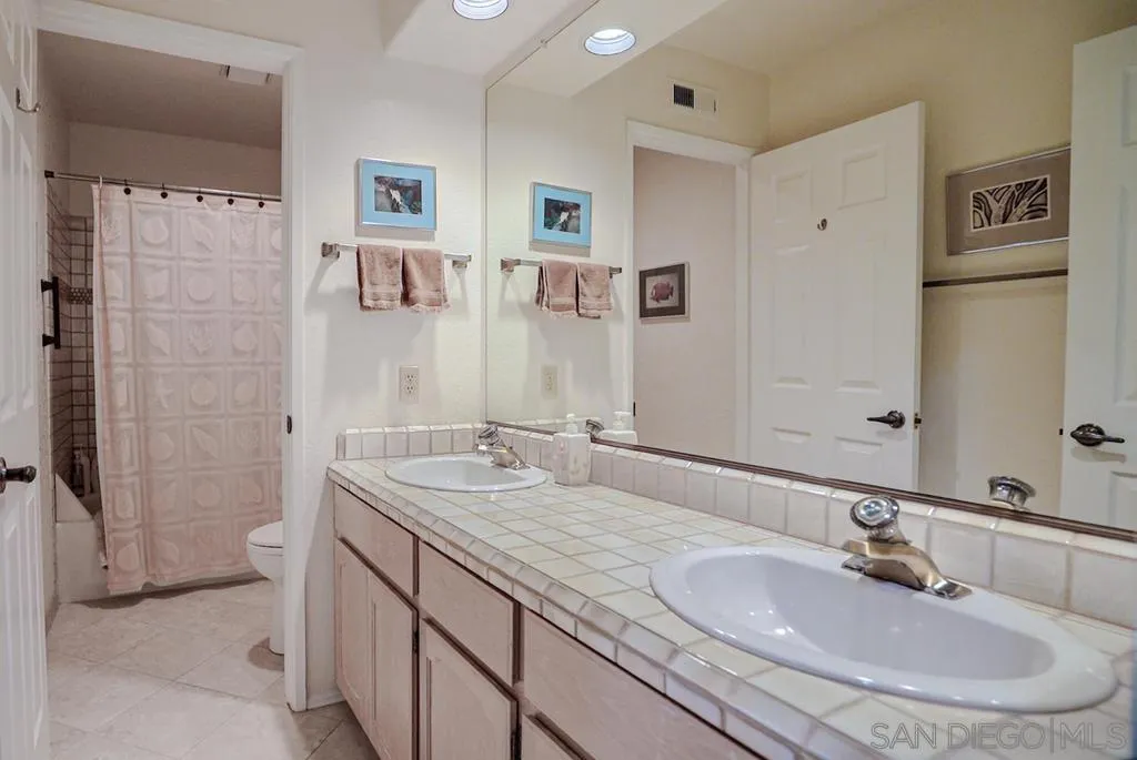 https://cdn.realtyfeed.com/cdn/127/260020399/85781393201e967d68a8a18773f69c55.webp