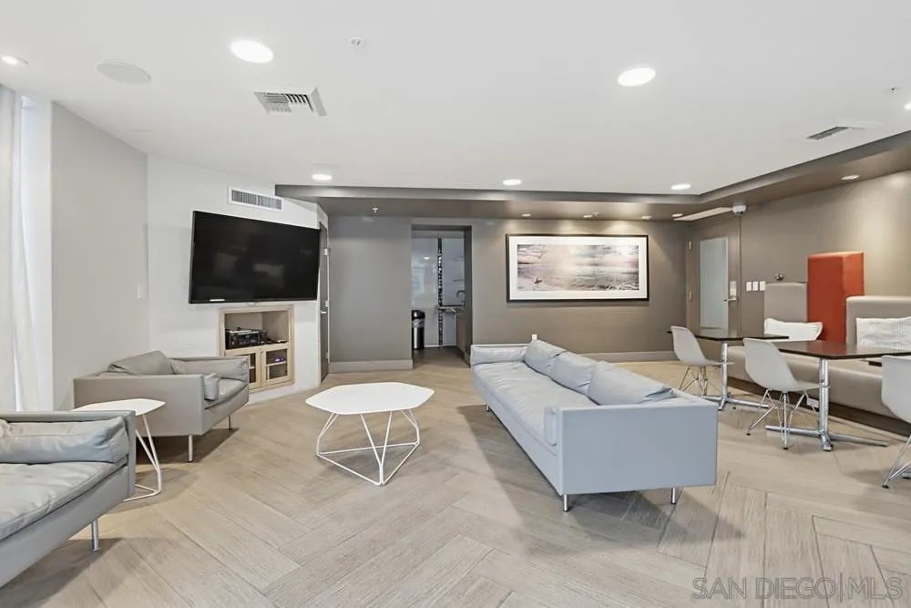 Photo #12: 260020401 Listing: Photo #12
