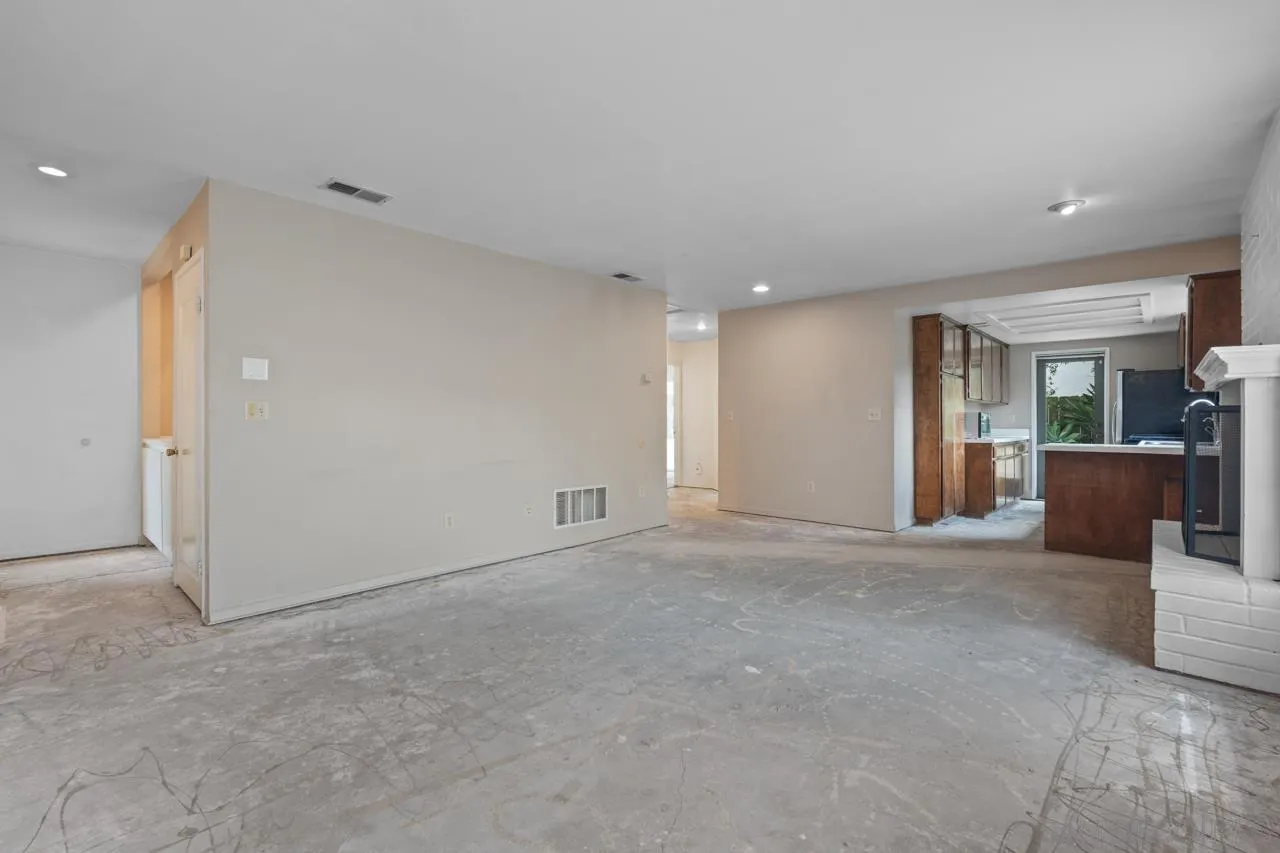 https://cdn.realtyfeed.com/cdn/127/260020402/04fb9748fed5808146afc63995c75e16.webp