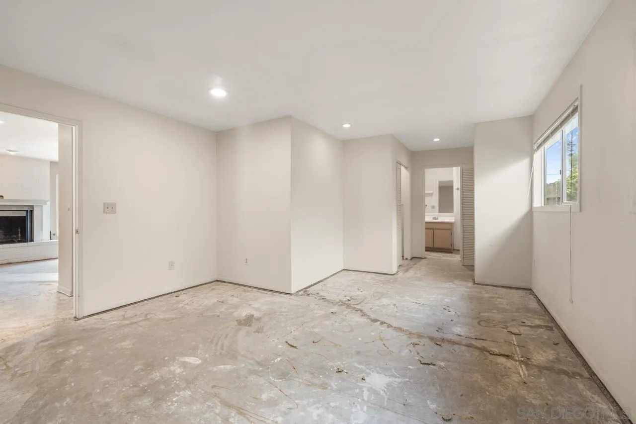 https://cdn.realtyfeed.com/cdn/127/260020402/2e1c0a1d7949fcb1a6e1f8fbe7871927.webp