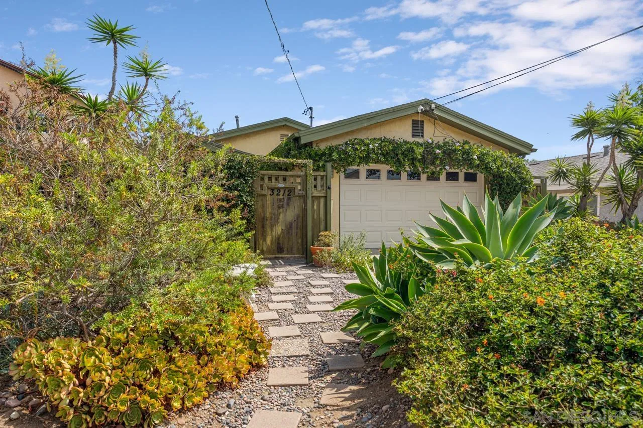 https://cdn.realtyfeed.com/cdn/127/260020402/70fb155ef4f7322fdc01e870938e170c.webp