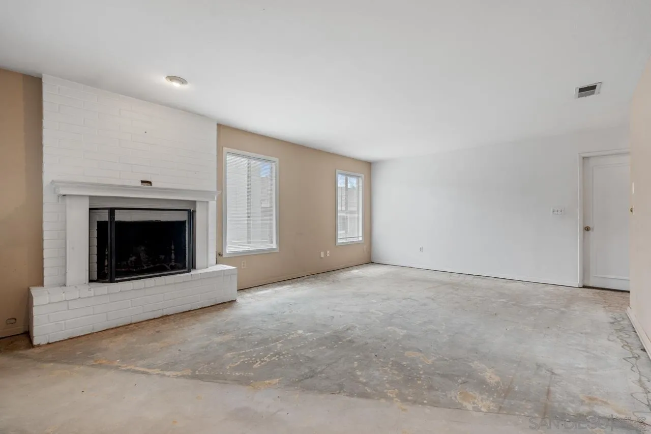 https://cdn.realtyfeed.com/cdn/127/260020402/7893c706e6c125a4a6b56be93f1d3738.webp