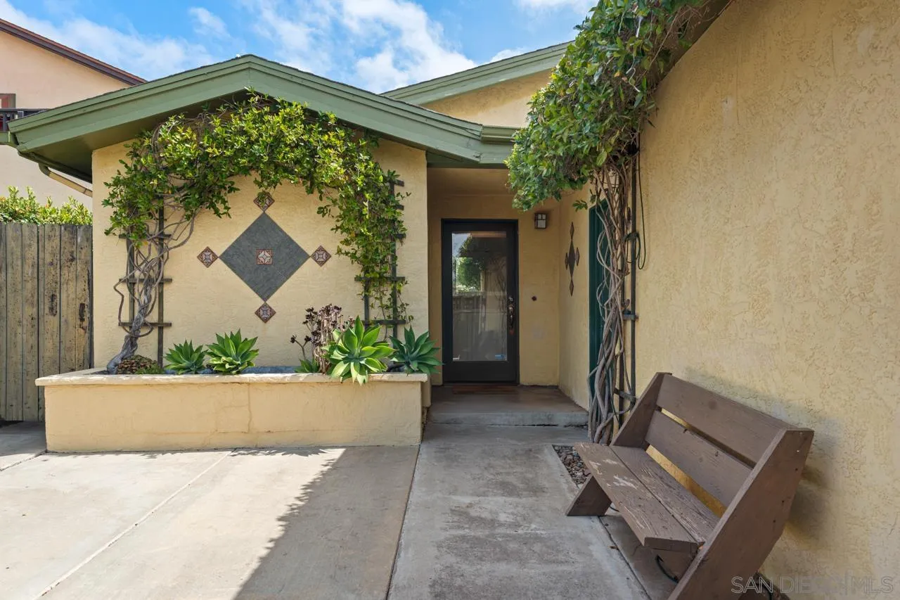 https://cdn.realtyfeed.com/cdn/127/260020402/f4bdbd7452dd003404b9877276f1d33e.webp