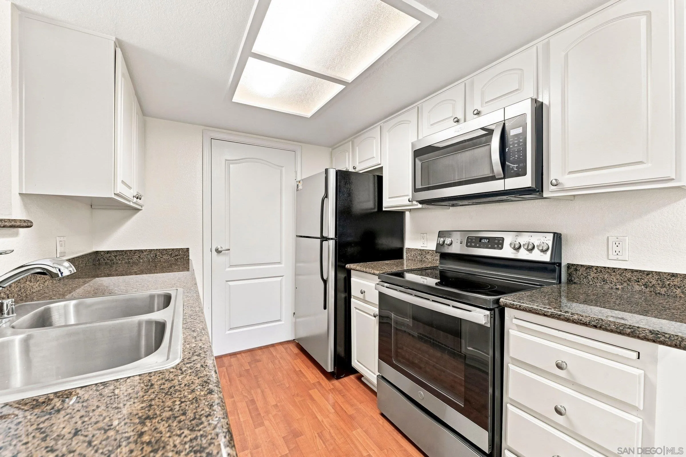 https://cdn.realtyfeed.com/cdn/127/260020404/952783df9939984caa702ae1bc6f6827.webp