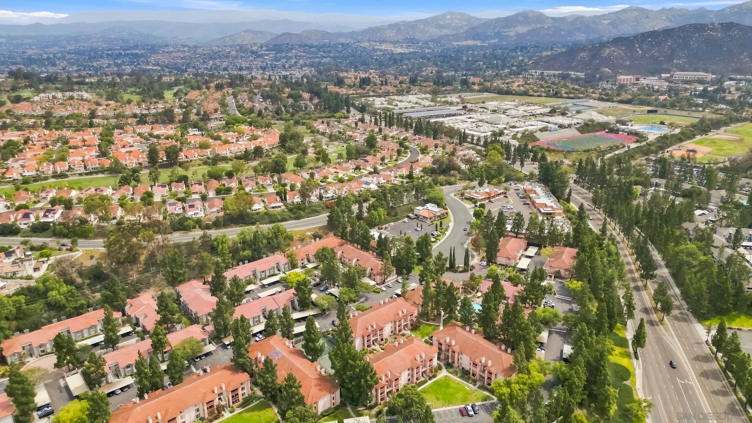 https://cdn.realtyfeed.com/cdn/127/260020404/e5d57e6d45b7a502e4116982483674ff.webp