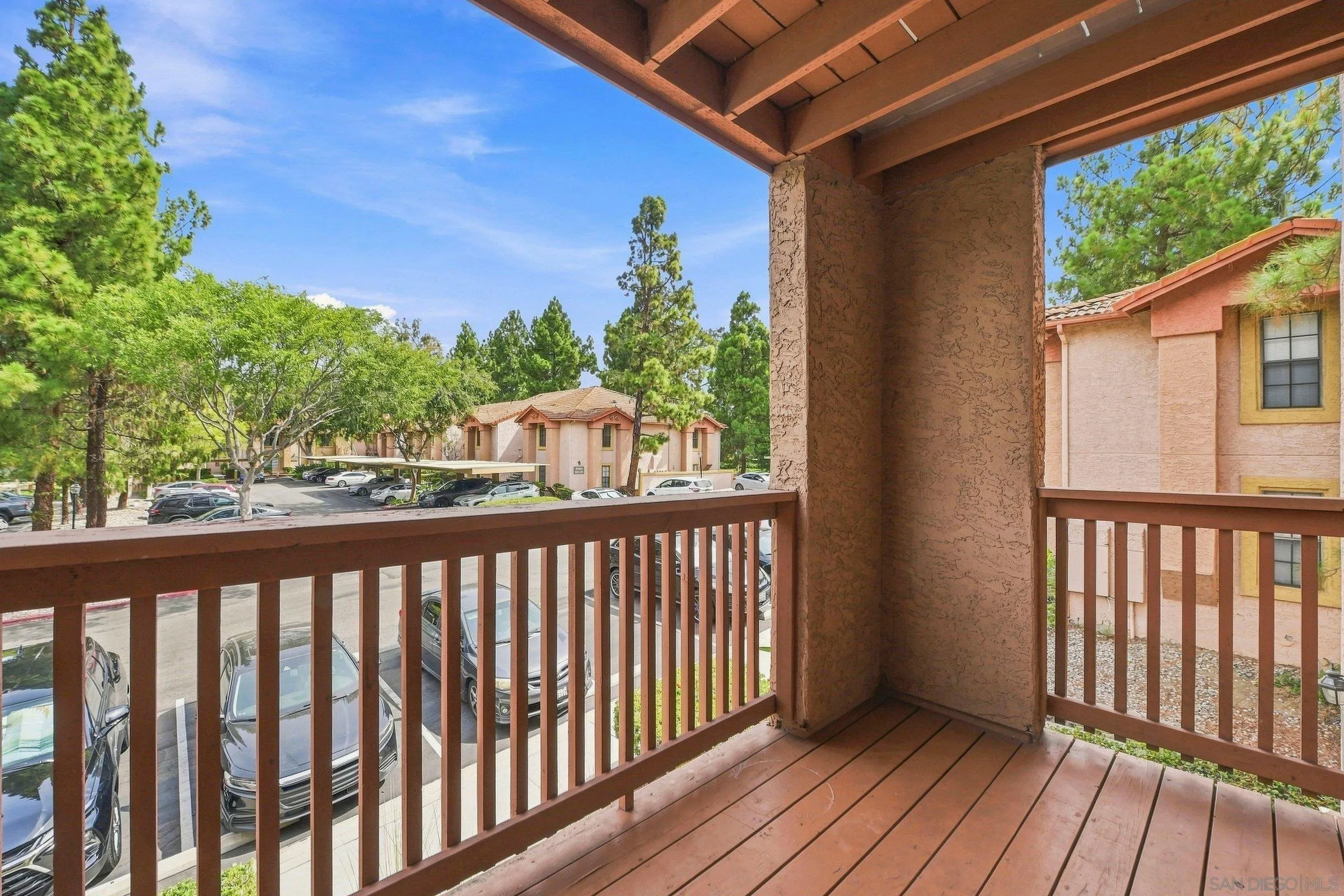 https://cdn.realtyfeed.com/cdn/127/260020404/f0228db415c04ca22d4a64d522570ad4.webp