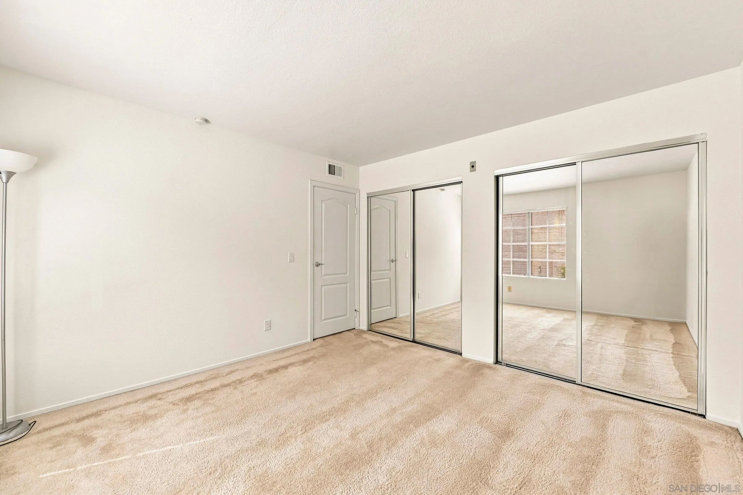 https://cdn.realtyfeed.com/cdn/127/260020404/f322902ca01ae318c81dffbe82400a17.webp