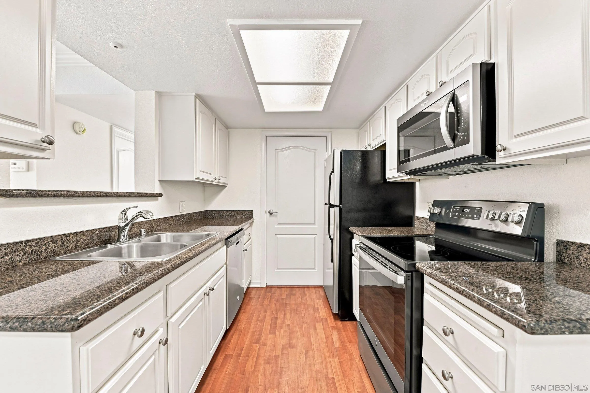 https://cdn.realtyfeed.com/cdn/127/260020404/f9215bfd312927c91bc997b3e9a1c6e7.webp