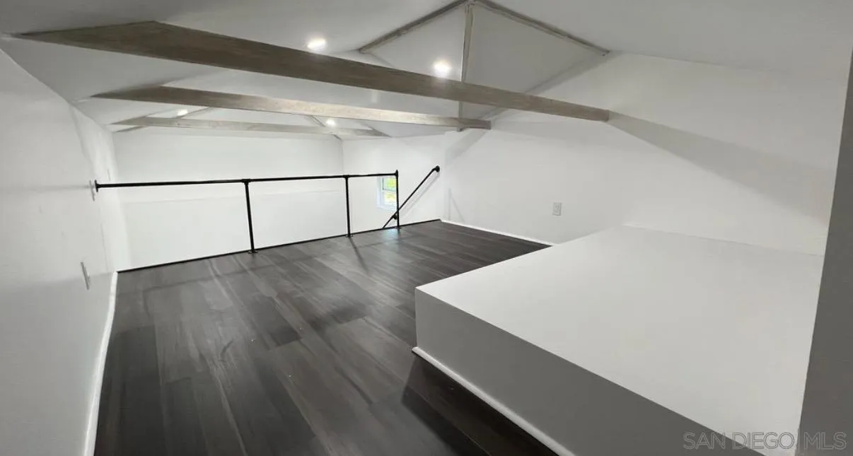 https://cdn.realtyfeed.com/cdn/127/260020405/0e078a6aba52acbb58d9654fe128a8c6.webp