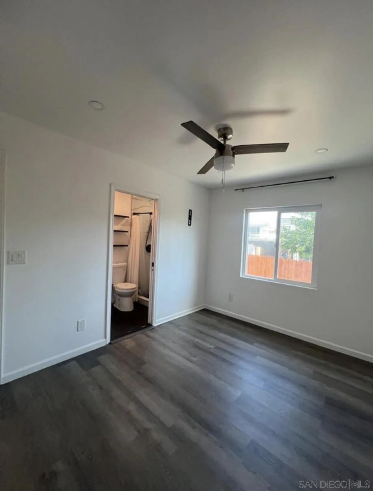 https://cdn.realtyfeed.com/cdn/127/260020405/235c761f7c88e9d7ce4fb0dbfd0bde2a.webp