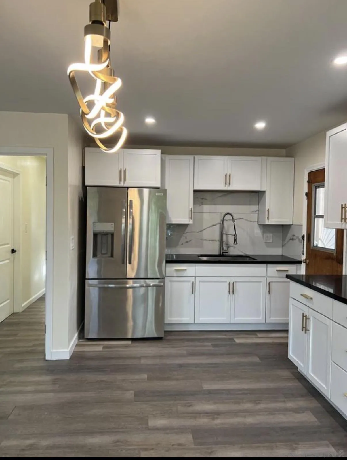 https://cdn.realtyfeed.com/cdn/127/260020405/a8a62834f0eea75fcca1eaa6dbe7969a.webp