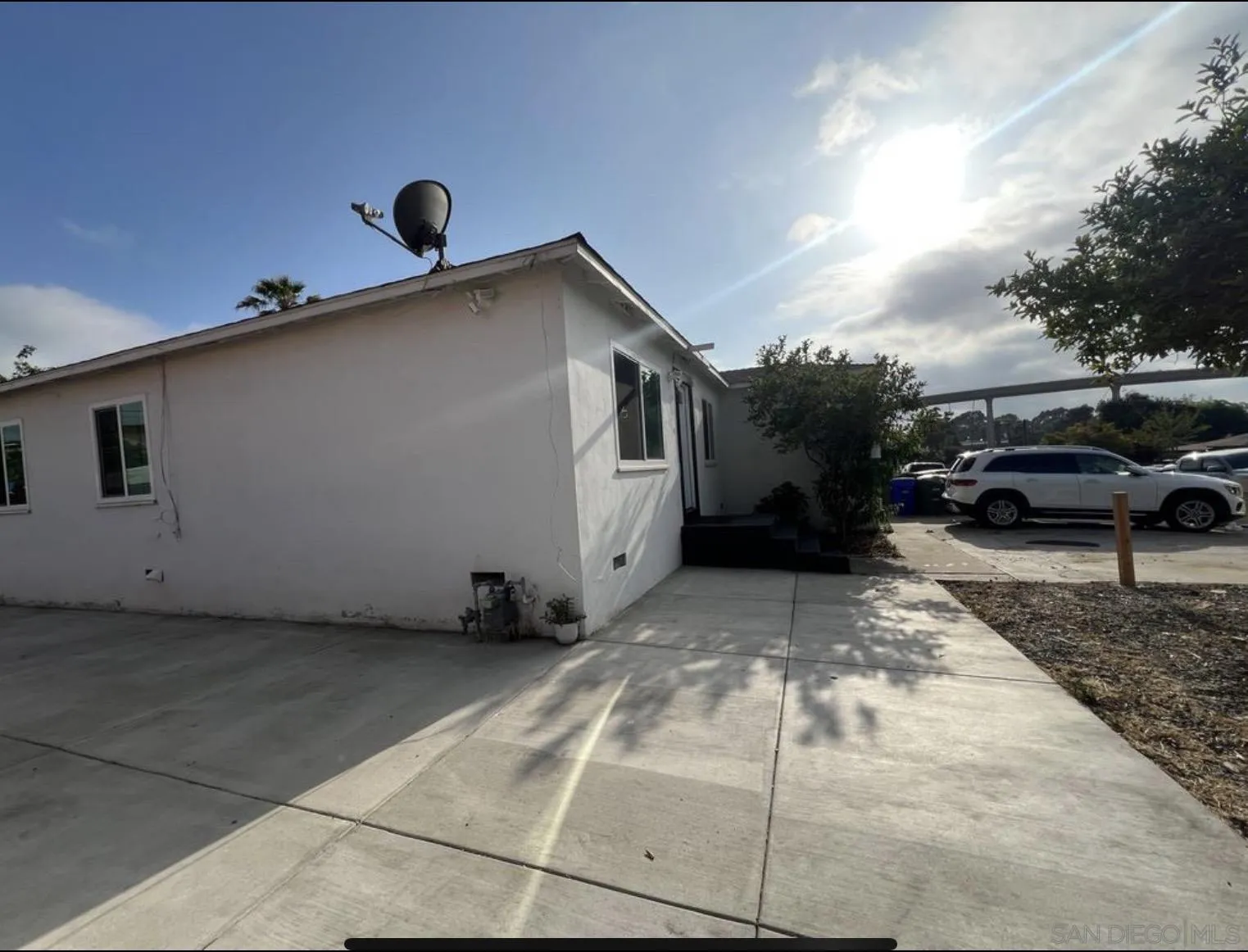 https://cdn.realtyfeed.com/cdn/127/260020405/ebcd2faad810b3c1747f2a7afa56d406.webp