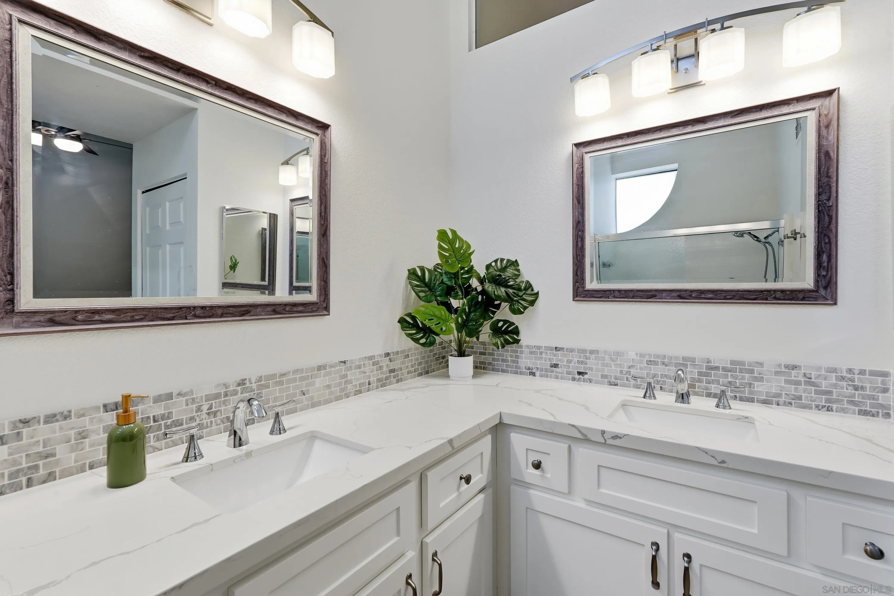 https://cdn.realtyfeed.com/cdn/127/260020406/65aea76c2e96355f1eb04ec7ead78365.webp