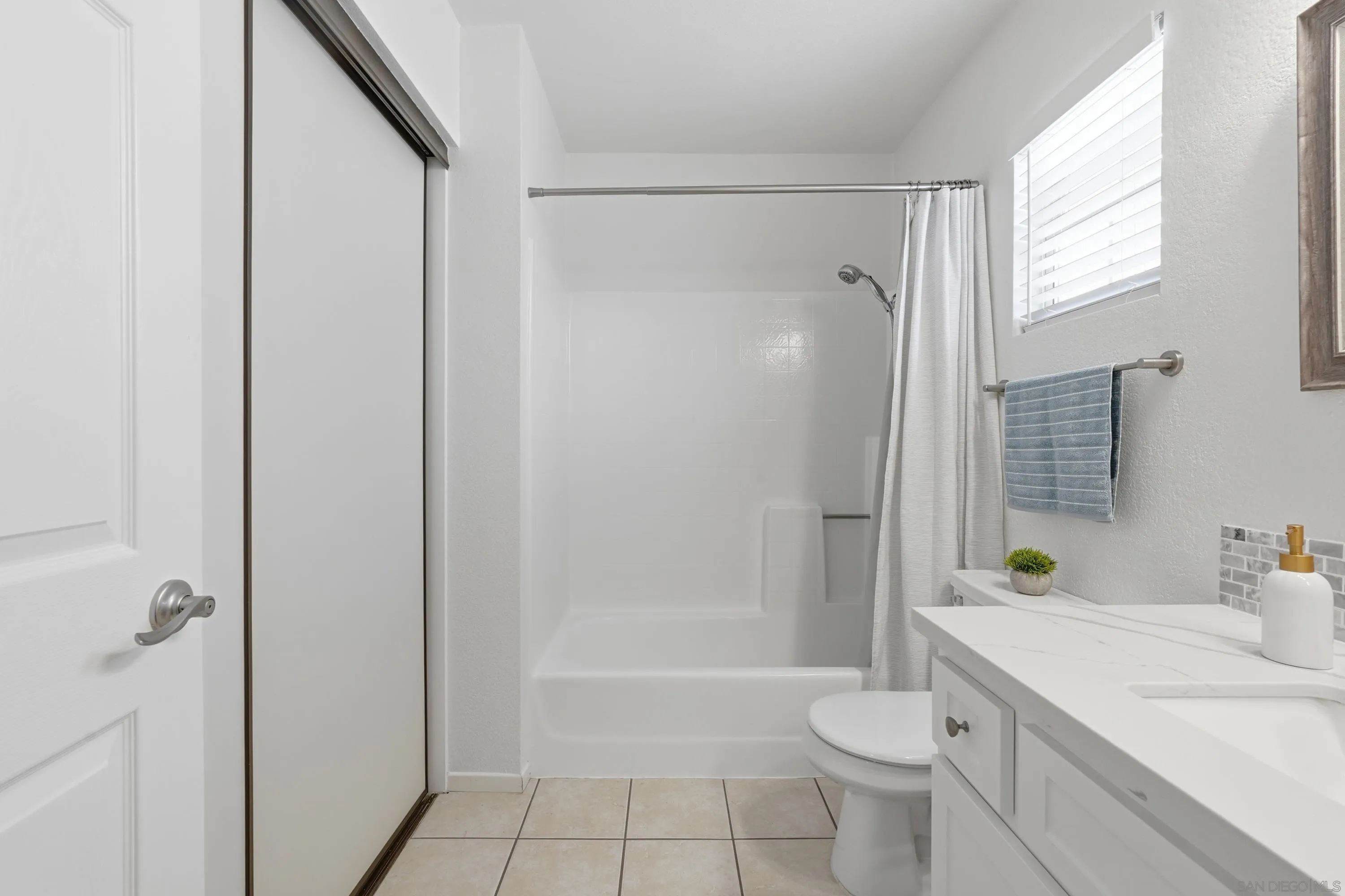 https://cdn.realtyfeed.com/cdn/127/260020406/9e618756d3446acfaaa7e940a7a1a732.webp
