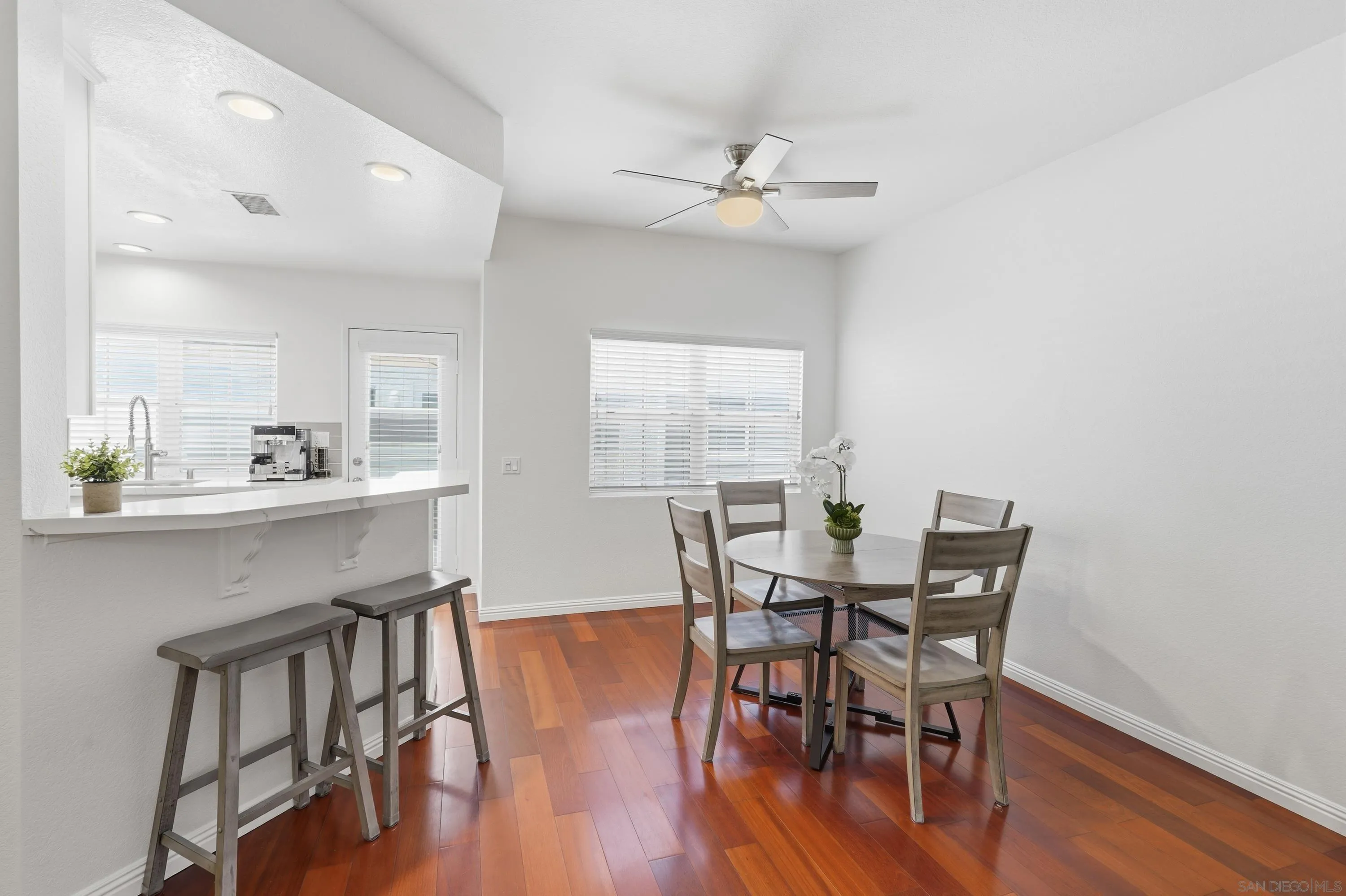 https://cdn.realtyfeed.com/cdn/127/260020406/bad6a7a4e240f1d461f2a9bd3e949e56.webp