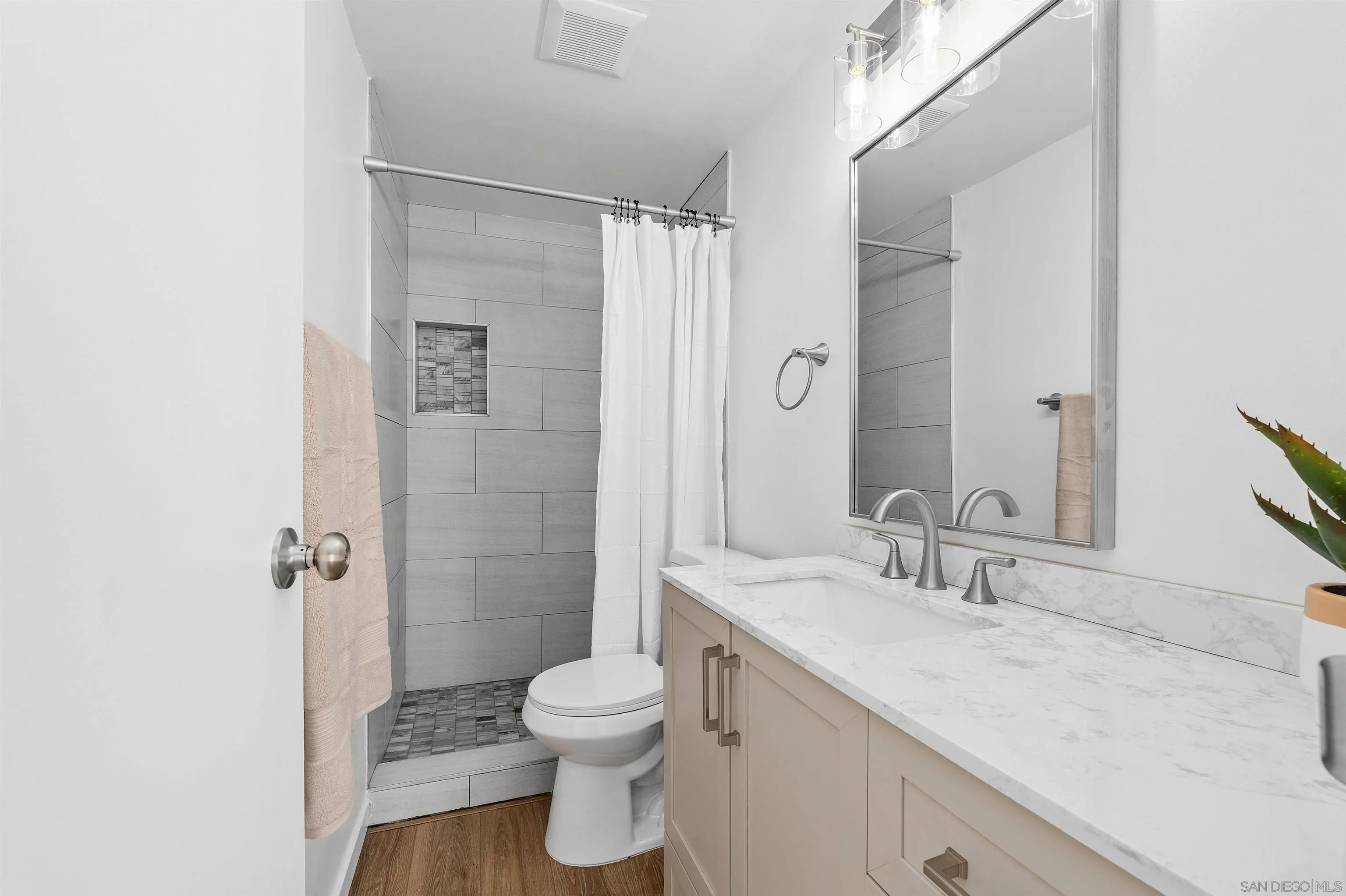 https://cdn.realtyfeed.com/cdn/127/260020408/14e72d61c3d8d021f7b6567246f89fee.webp