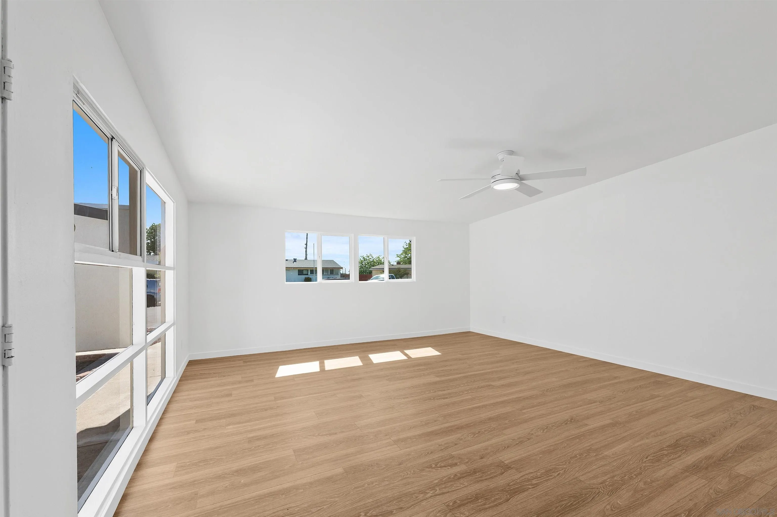 https://cdn.realtyfeed.com/cdn/127/260020408/19cf7a618ae5893994da2eeaccb1ab08.webp