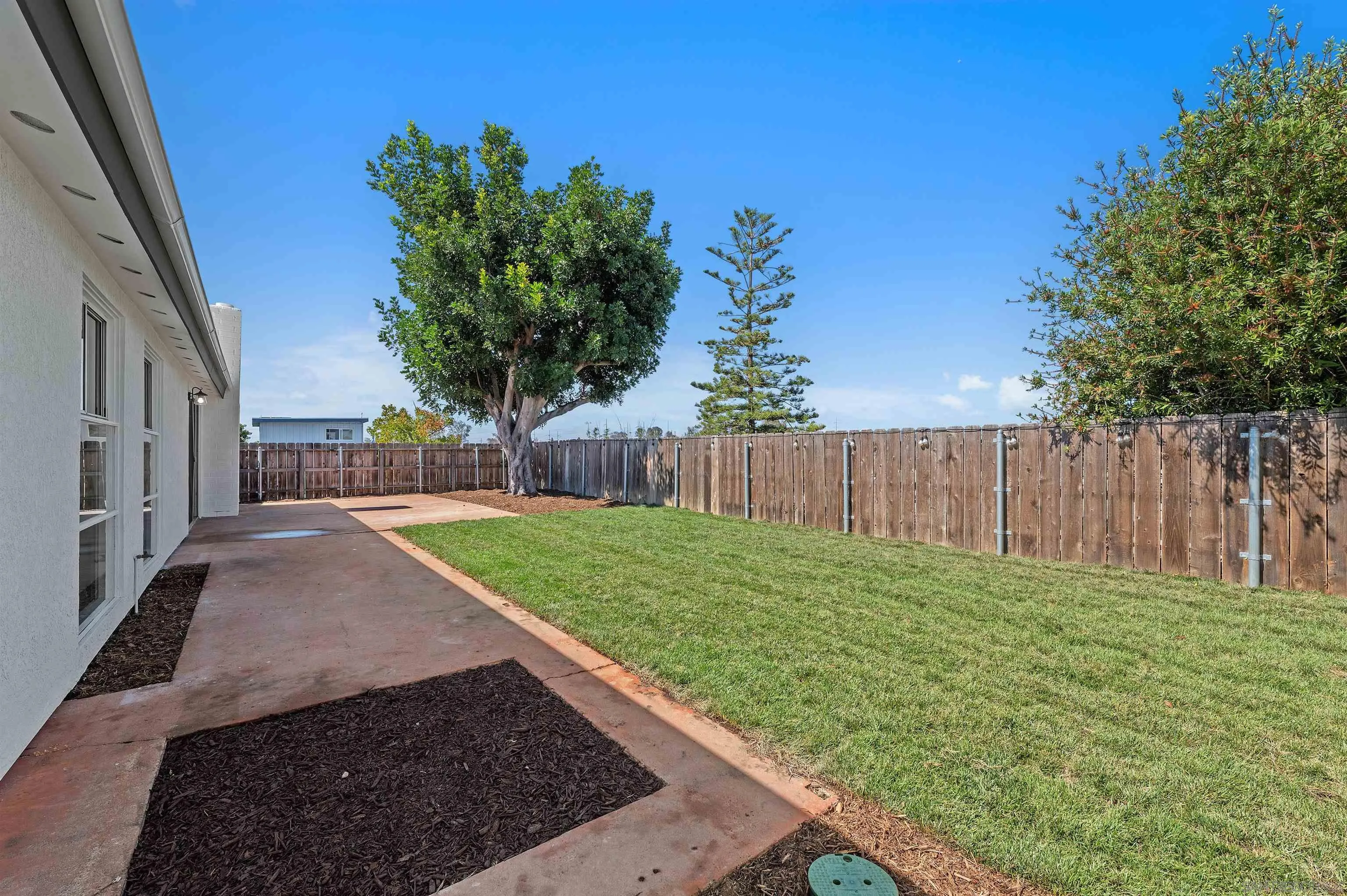 https://cdn.realtyfeed.com/cdn/127/260020408/b66d6e4761fcab457a68826296e669f8.webp