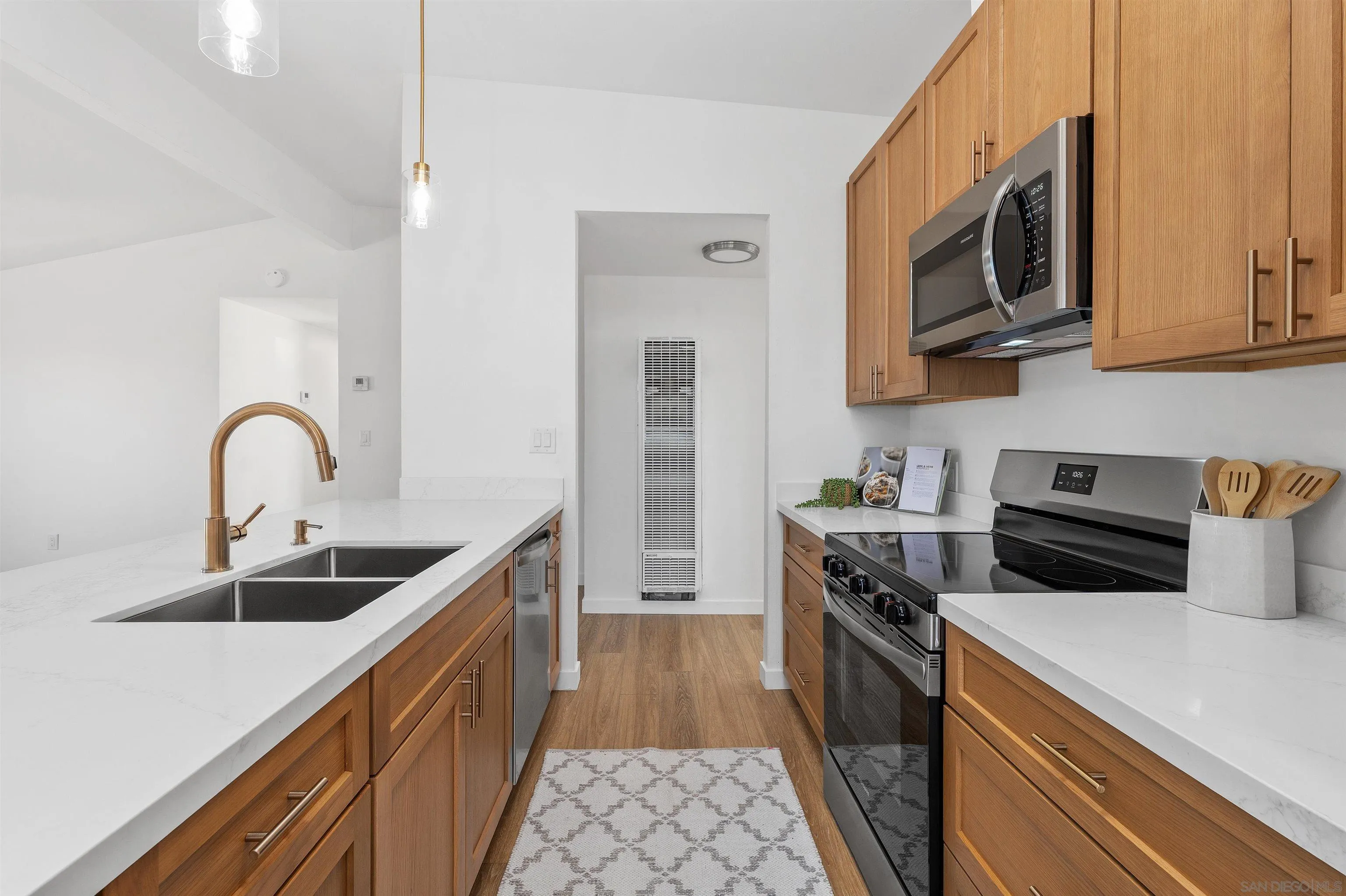 https://cdn.realtyfeed.com/cdn/127/260020408/c9bcbfd29b0f935fc26046781e168866.webp