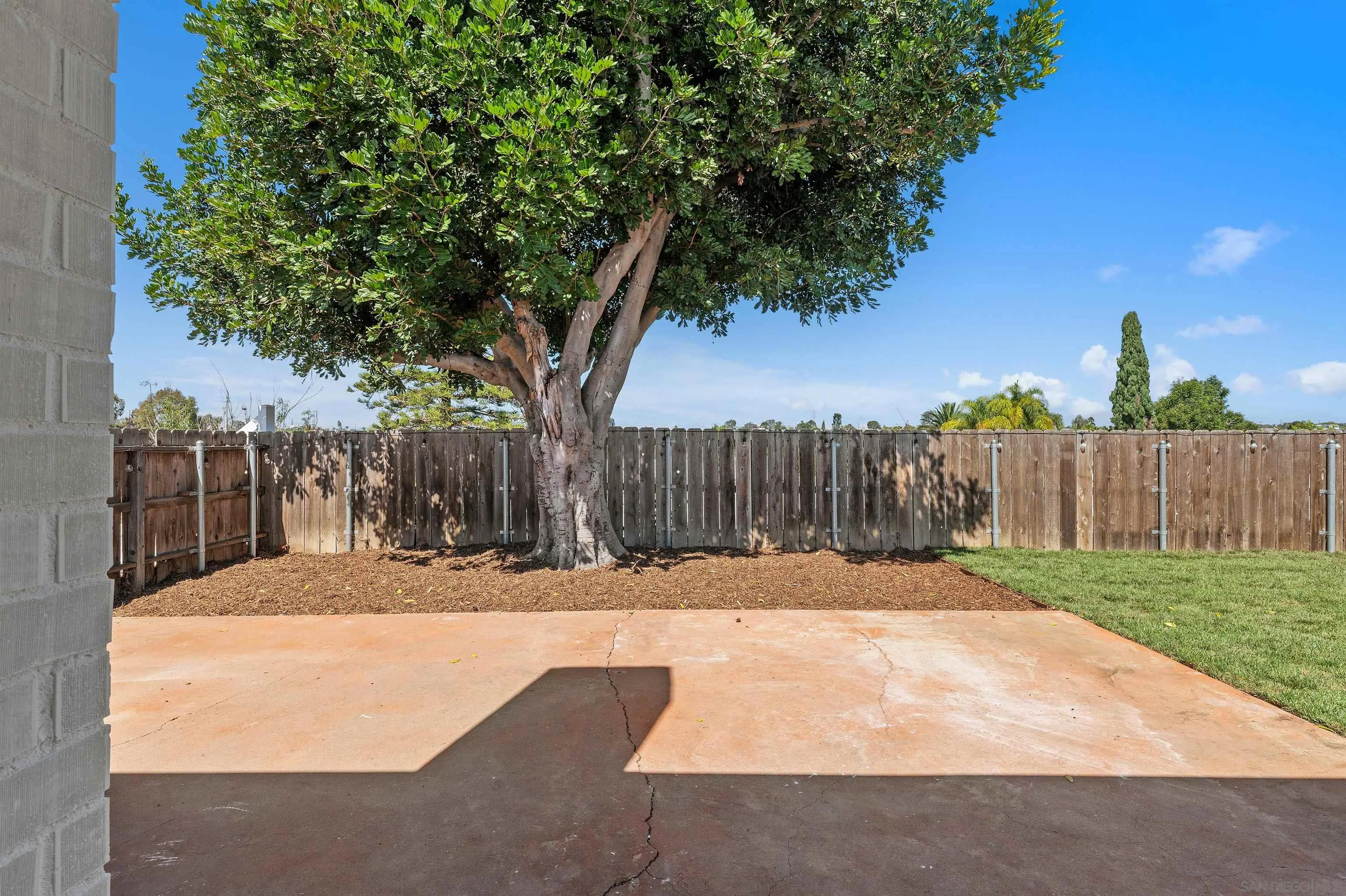 https://cdn.realtyfeed.com/cdn/127/260020408/cf235ab4426a172bf67485d70b6d02f3.webp