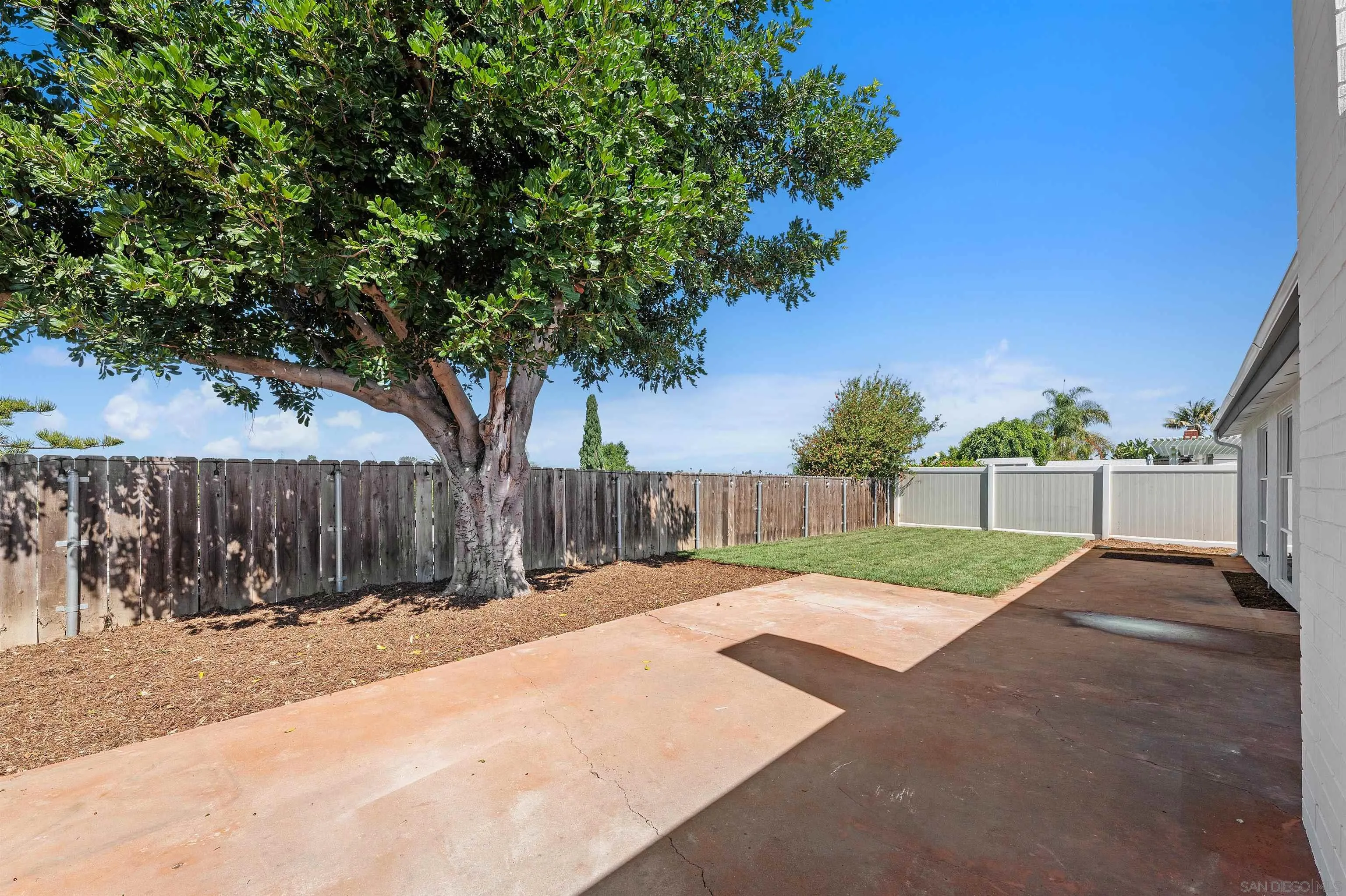 https://cdn.realtyfeed.com/cdn/127/260020408/dbcca25ef4a1cdf3ce6e5c17edf90798.webp