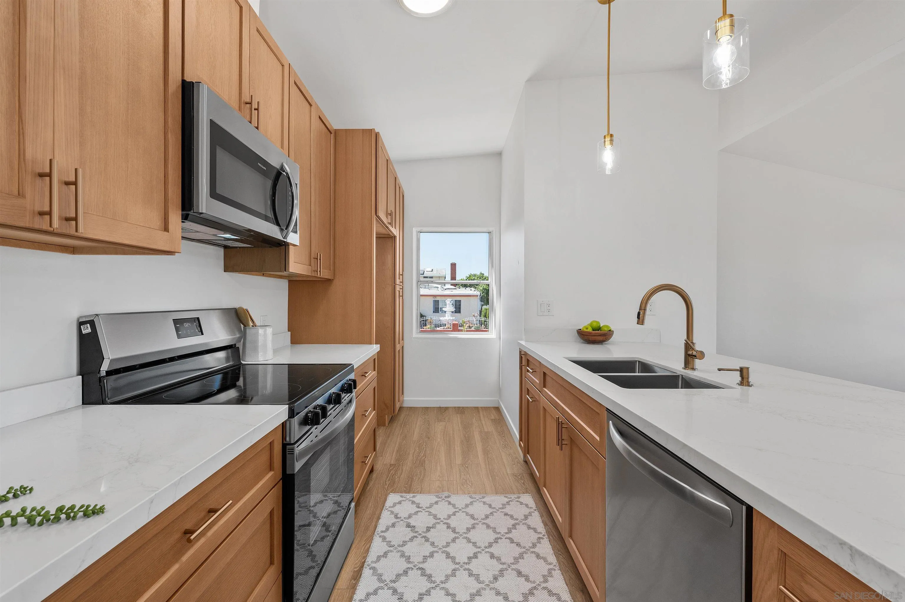 https://cdn.realtyfeed.com/cdn/127/260020408/eddd18df991c8e47469b1351b95c8617.webp