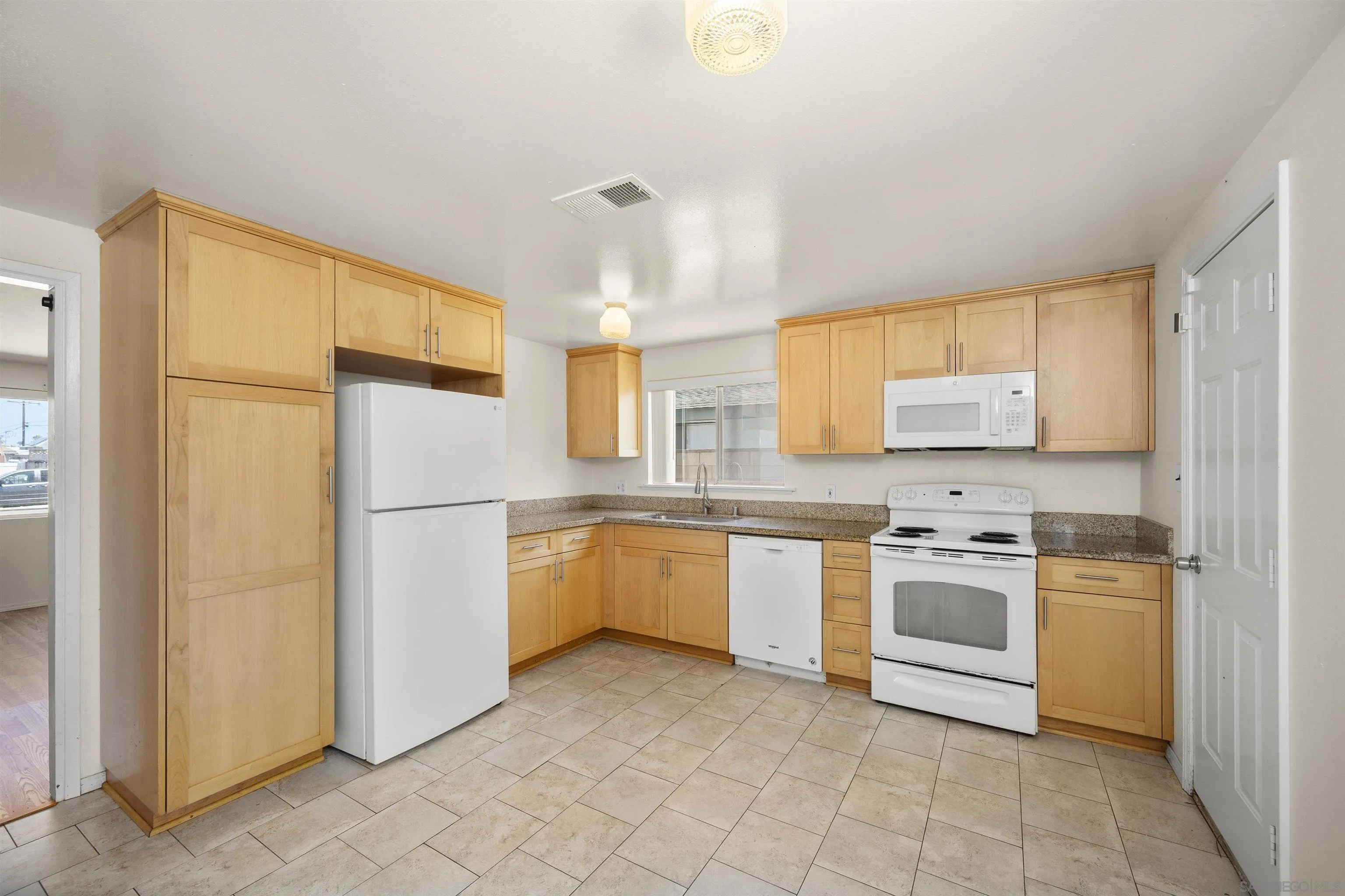 941 Grove Ave, Imperial Beach, CA 91932 - Main photo, Imperial Beach, CA