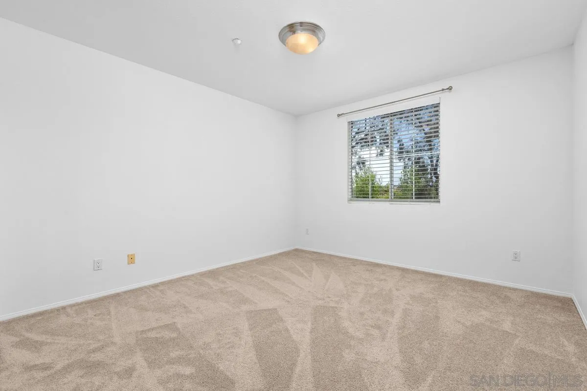 Photo #23: 260020413 Listing: Photo #23