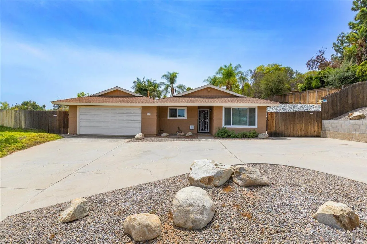 715 S Upas, Escondido, CA 92025 - Photo 3 of 50, Escondido, CA
