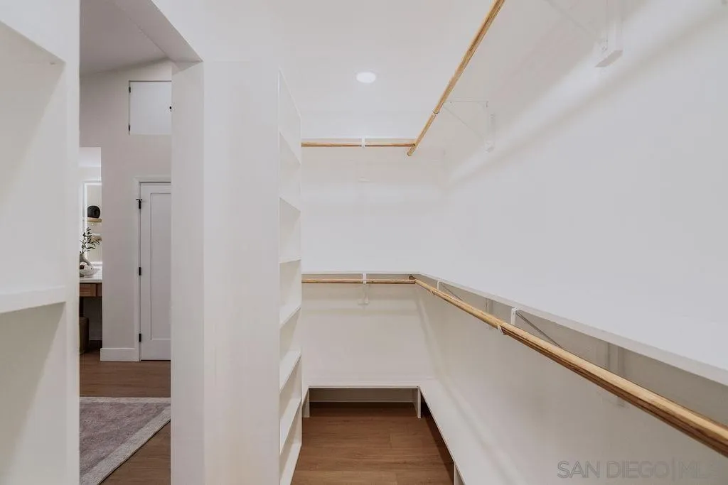 https://cdn.realtyfeed.com/cdn/127/260020422/2f72133b1977a17a263ad31f1ff21de6.webp