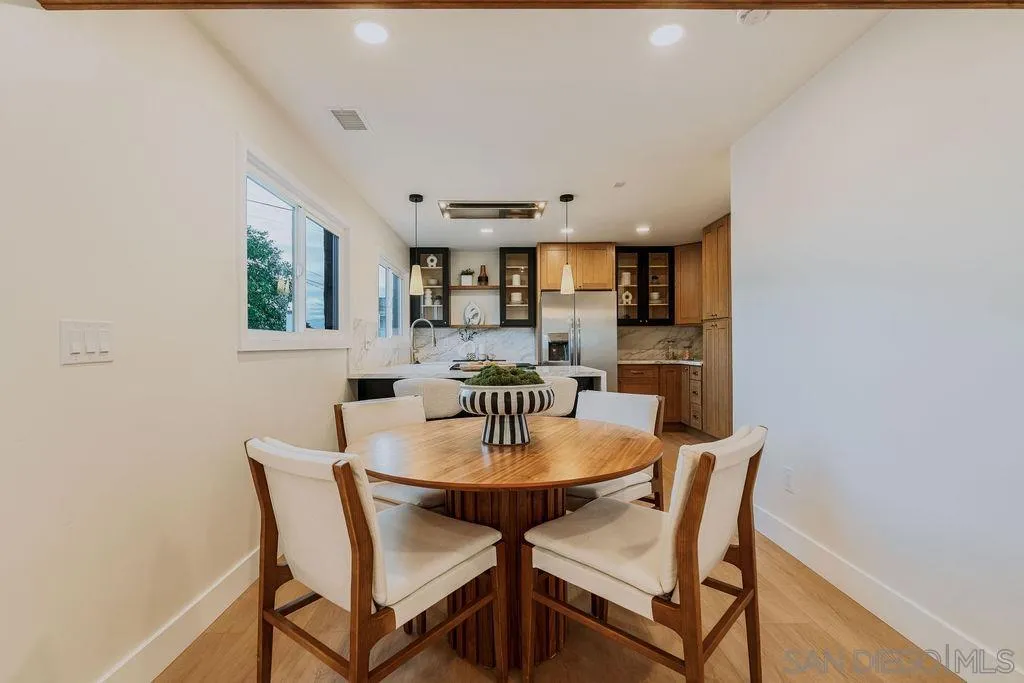 https://cdn.realtyfeed.com/cdn/127/260020422/7ff31db12bab9ccf17968c03ac04ad8b.webp