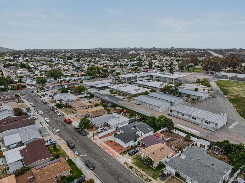 https://cdn.realtyfeed.com/cdn/127/260020422/af9649ce49adcf6f7cececf8c701c3f1.webp