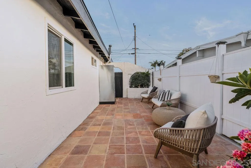 https://cdn.realtyfeed.com/cdn/127/260020422/fd6d9034172d85ac162310c45ae436df.webp