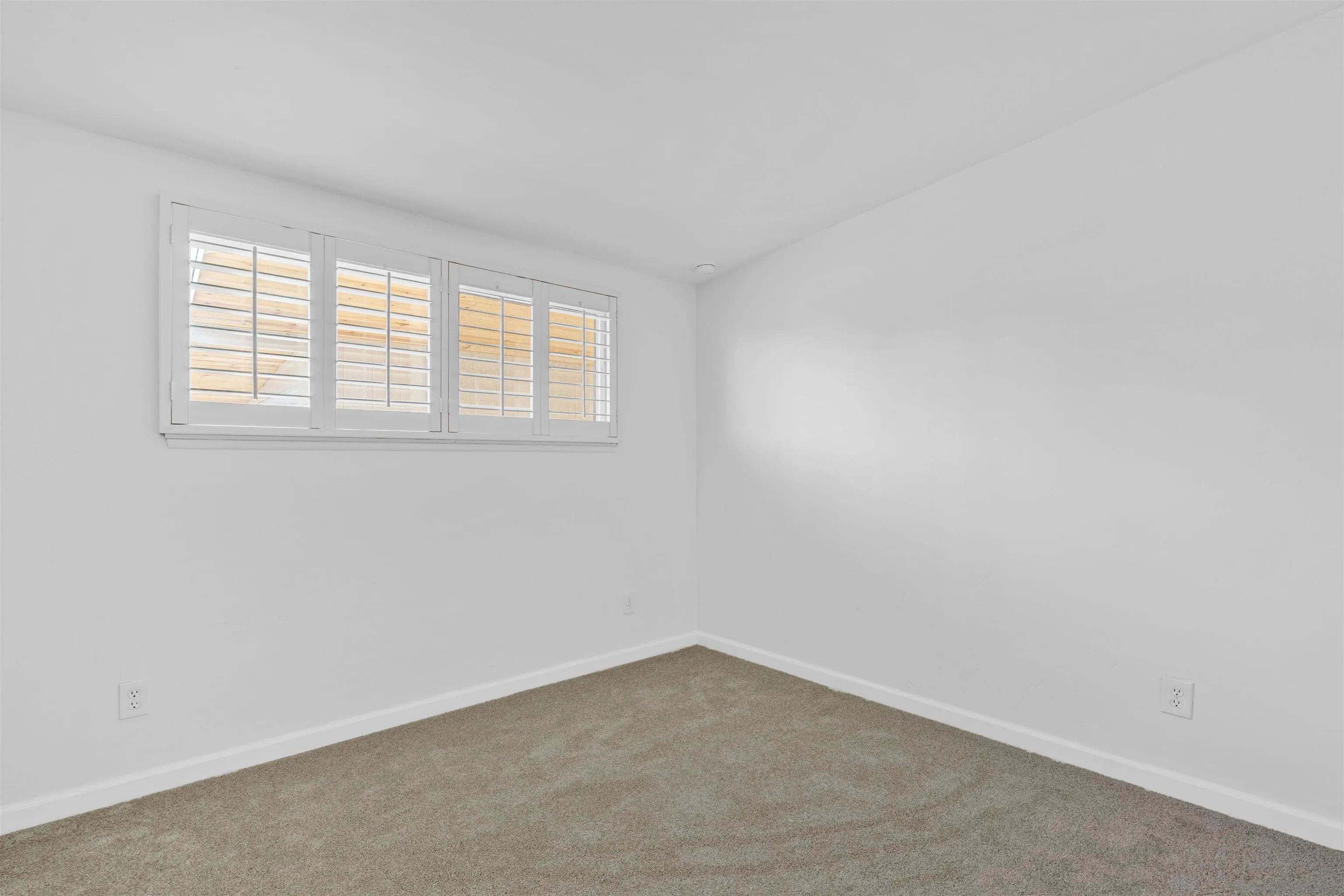 https://cdn.realtyfeed.com/cdn/127/260020424/071ec34dfcdd27e148a259de50e26a37.webp
