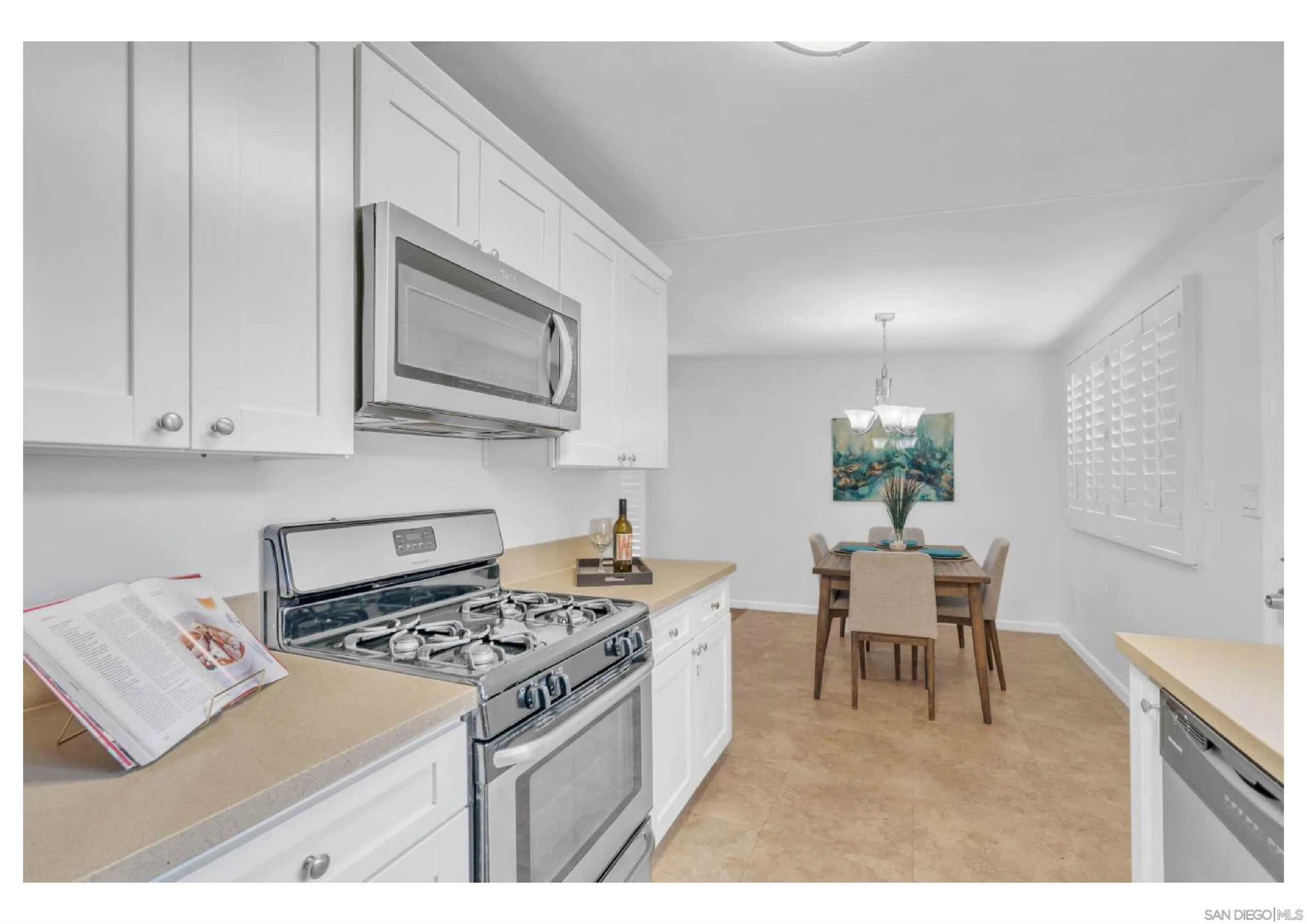 https://cdn.realtyfeed.com/cdn/127/260020424/af90ac311b09e07d7cb498b3929bf2d2.webp