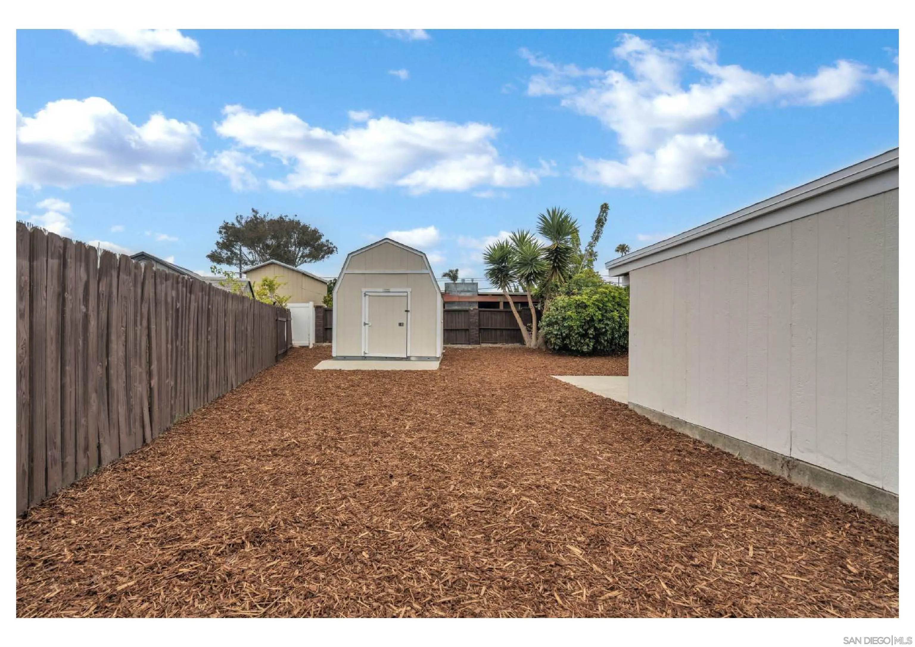 https://cdn.realtyfeed.com/cdn/127/260020424/ca57d3730c96e7af18b242493b05391d.webp