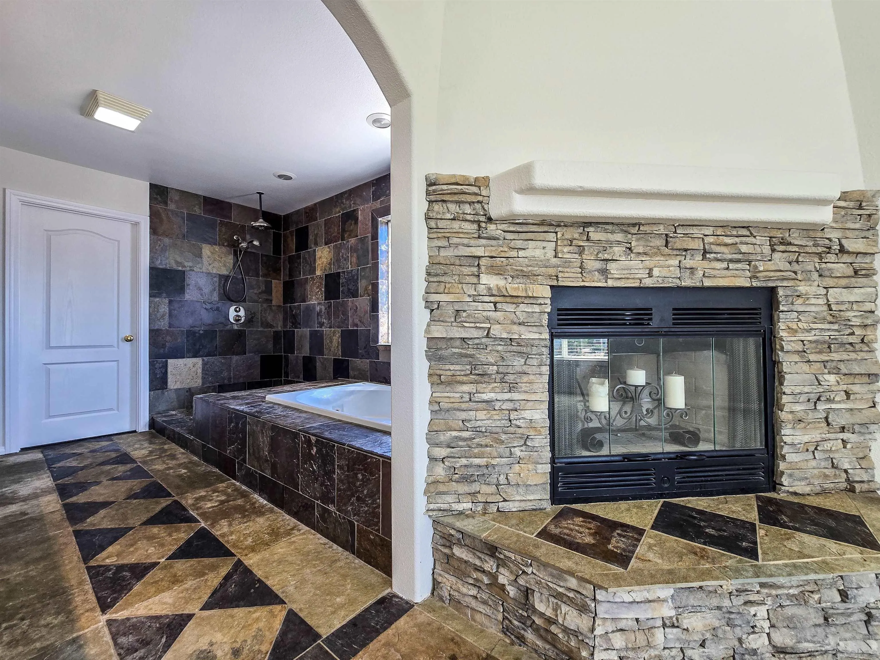 11926 Golden View Road, Pinon Hills, CA 92372, photo 17