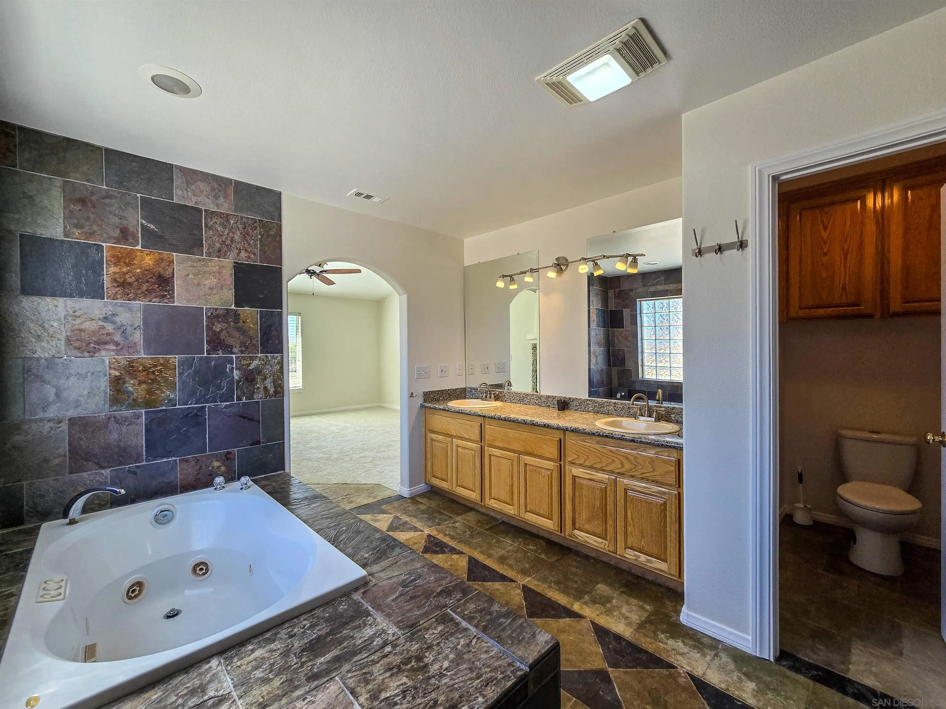 11926 Golden View Road, Pinon Hills, CA 92372, photo 19