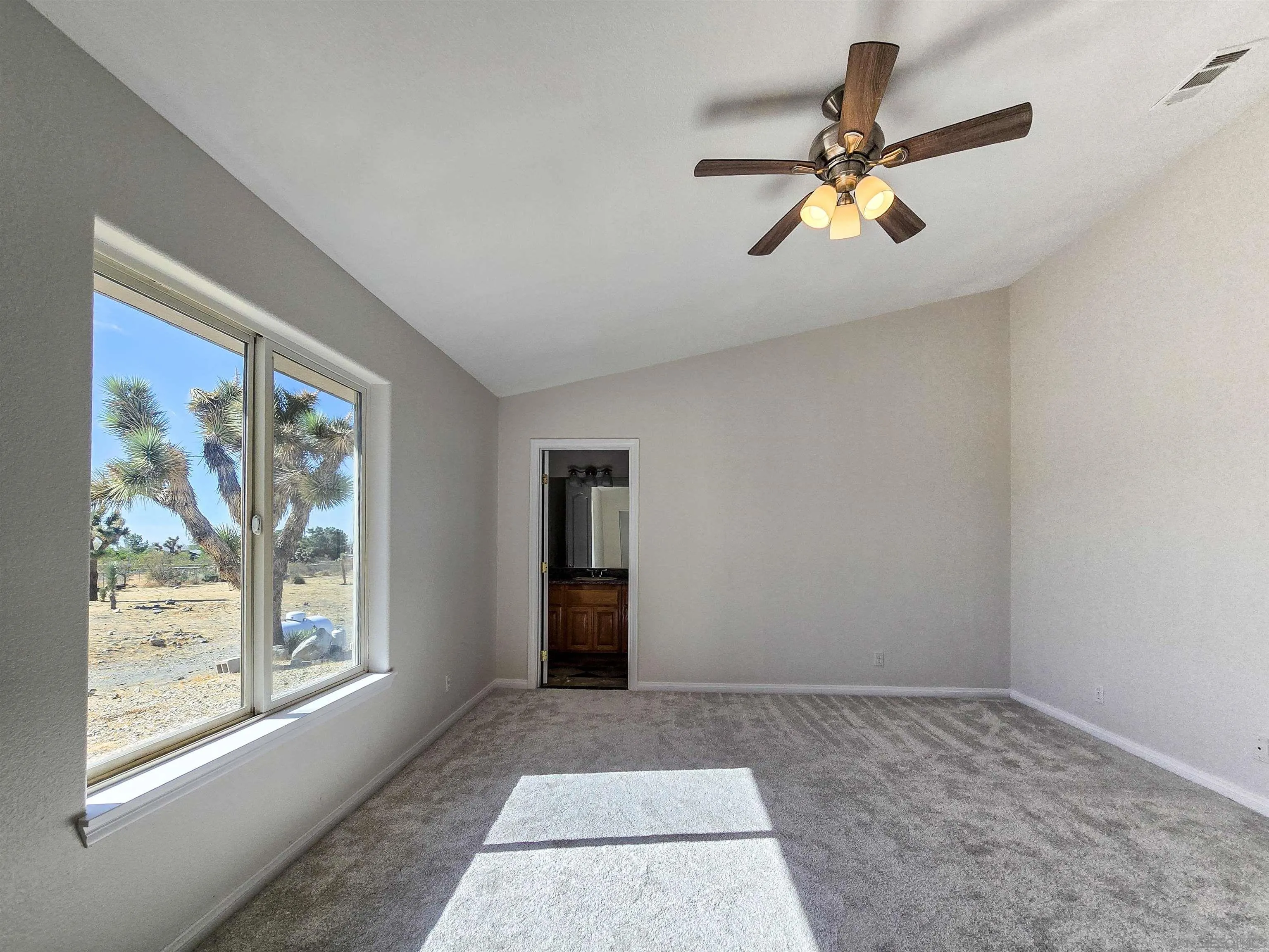 11926 Golden View Road, Pinon Hills, CA 92372, photo 21
