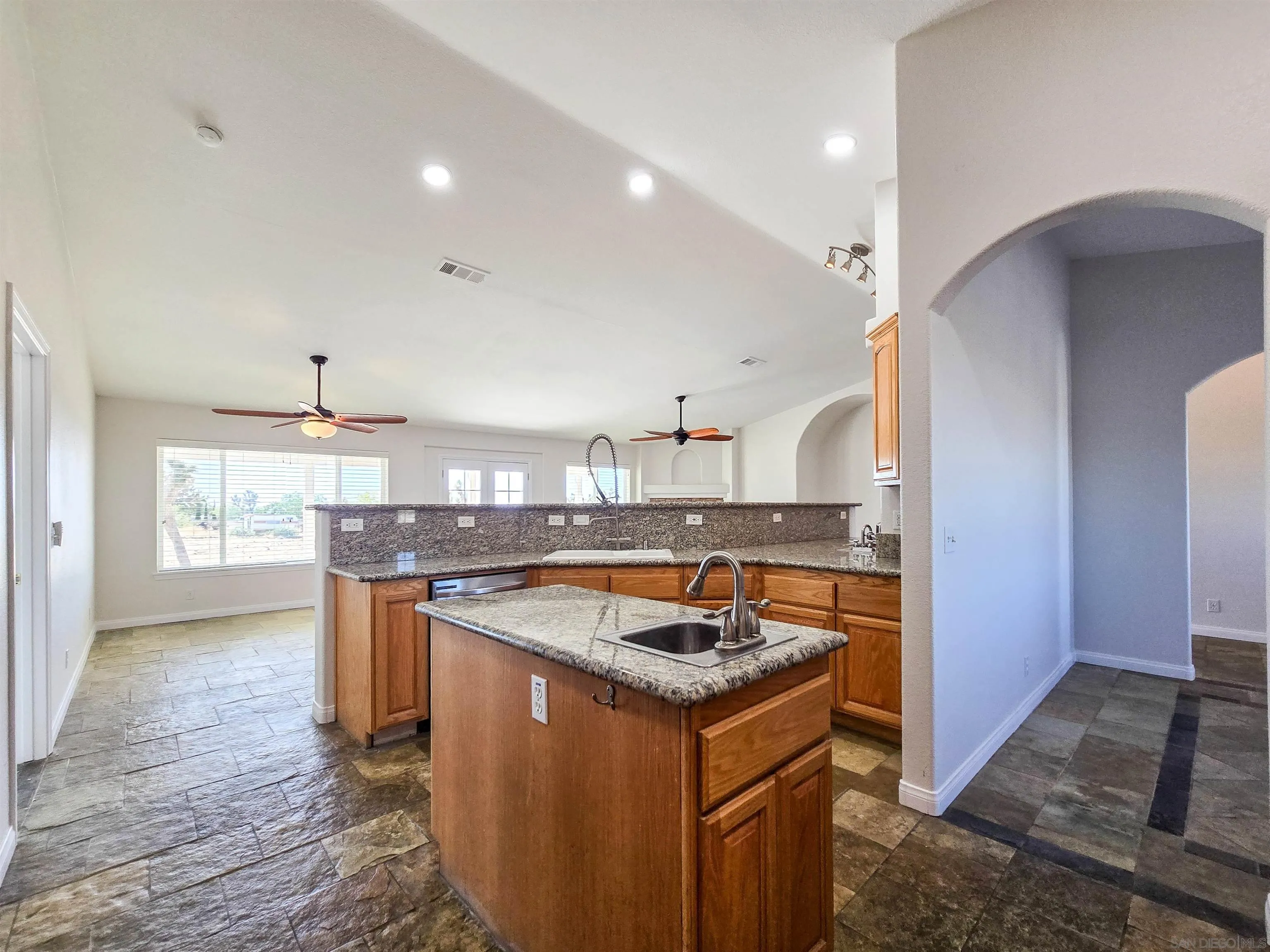 11926 Golden View Road, Pinon Hills, CA 92372, photo 12