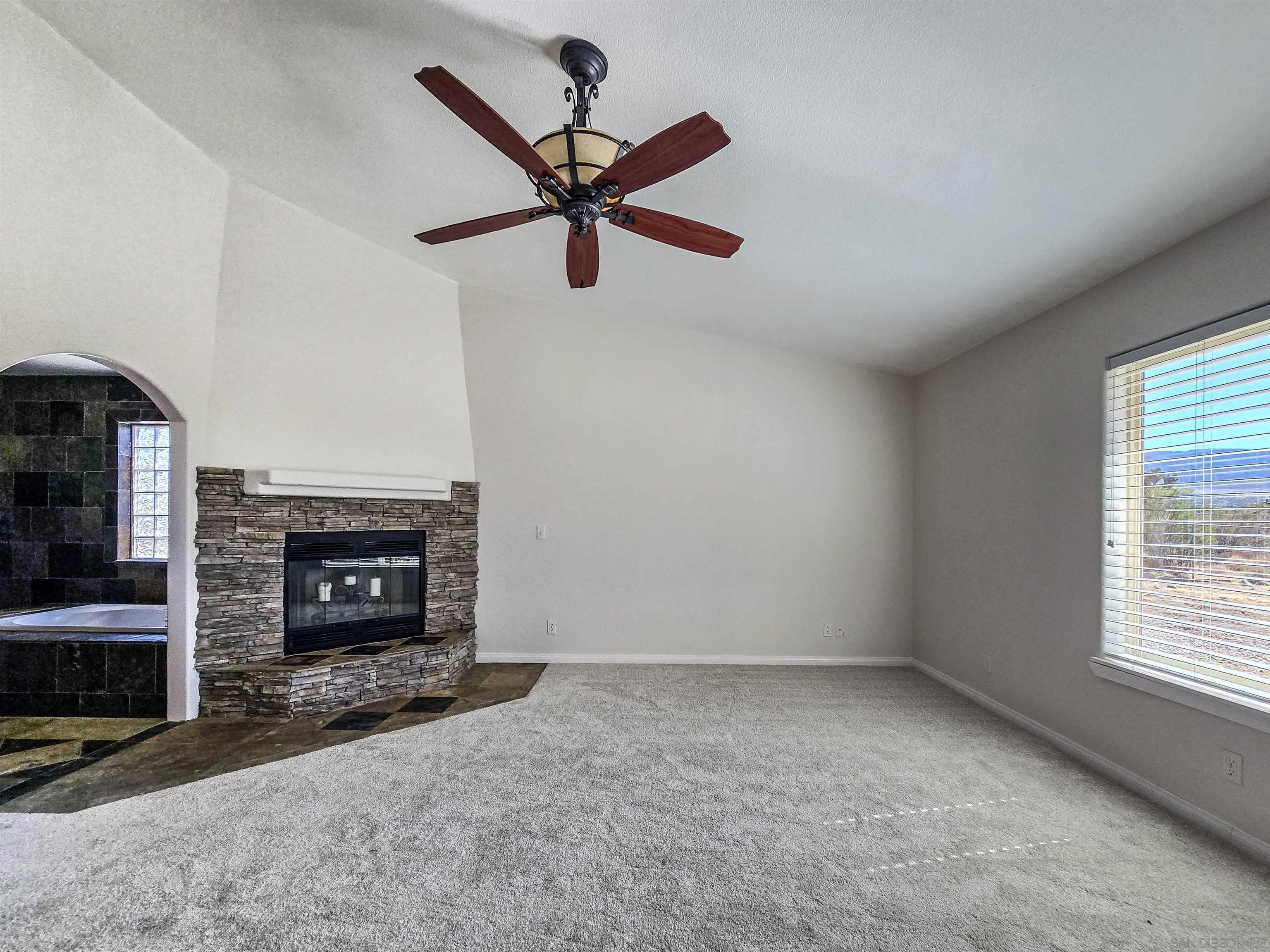 11926 Golden View Road, Pinon Hills, CA 92372, photo 15