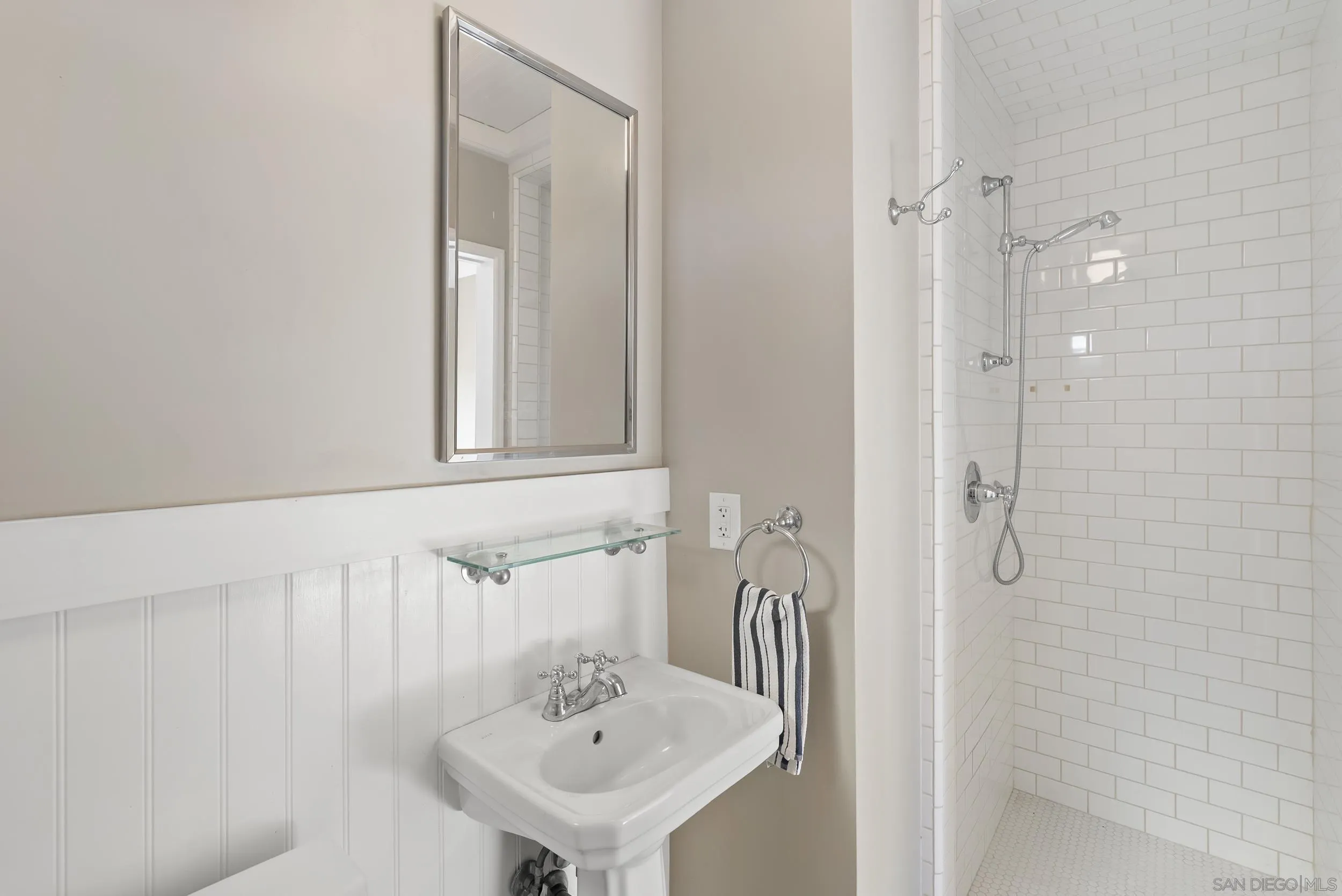 https://cdn.realtyfeed.com/cdn/127/260020429/2bd2c648fa4cf1a0f0ad3281849fb1ef.webp