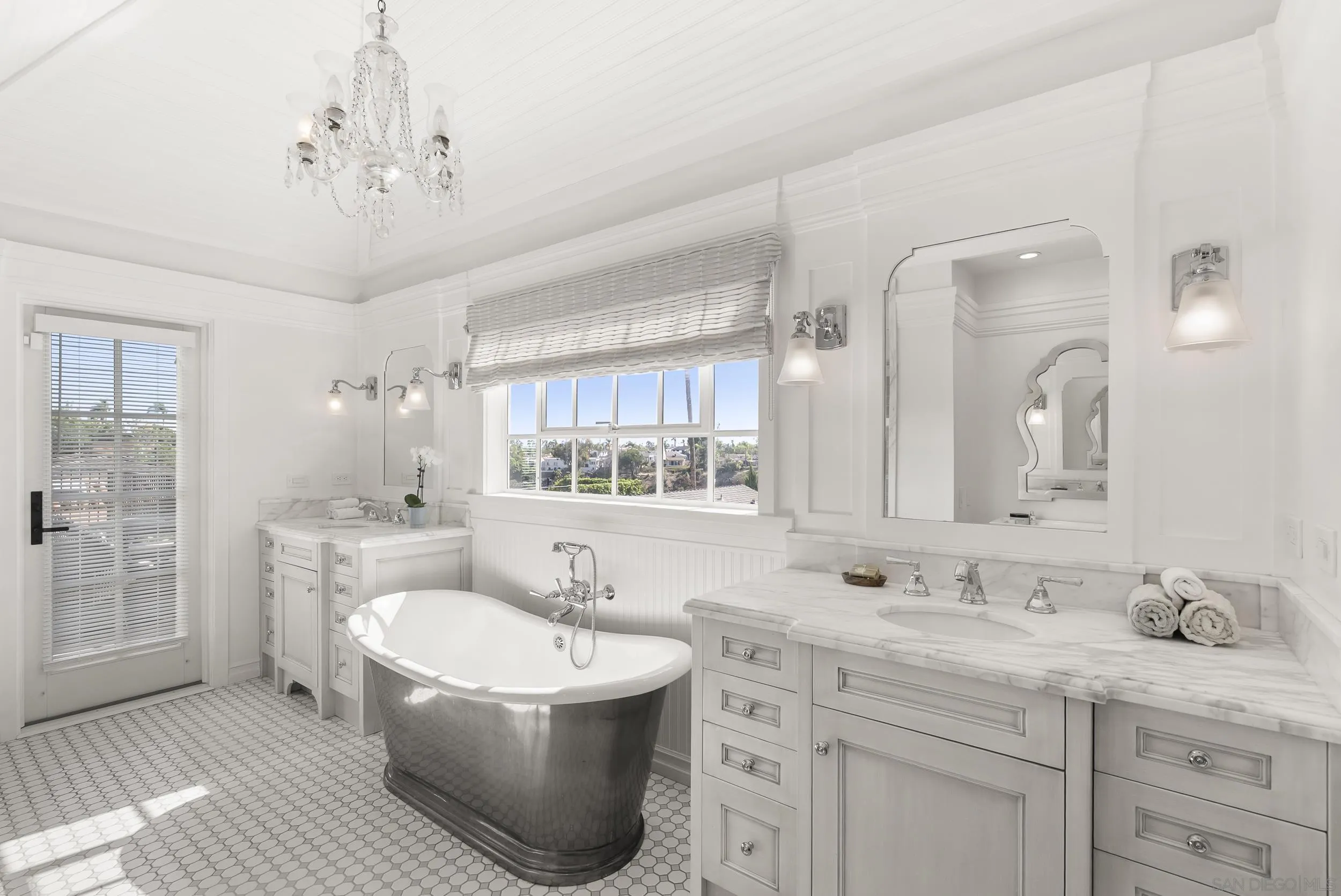 https://cdn.realtyfeed.com/cdn/127/260020429/3e94d517065ca68b7b09dce41a4e078f.webp