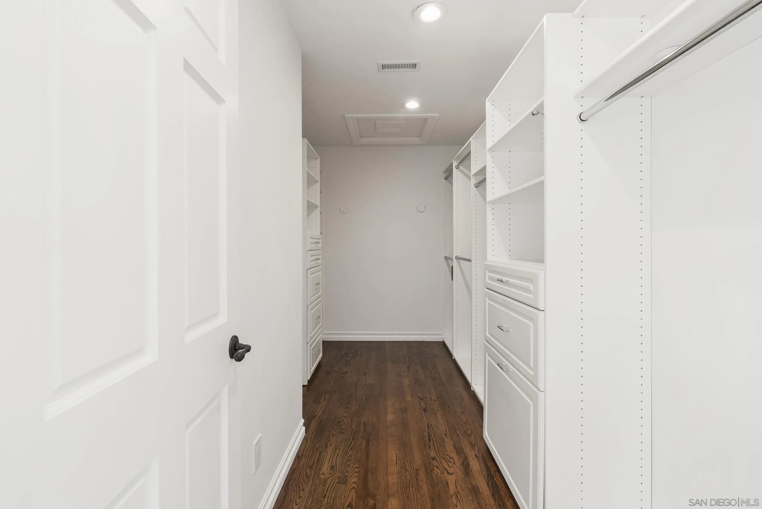 https://cdn.realtyfeed.com/cdn/127/260020429/9891dfb82096063078f9ed7c58a1b4d8.webp