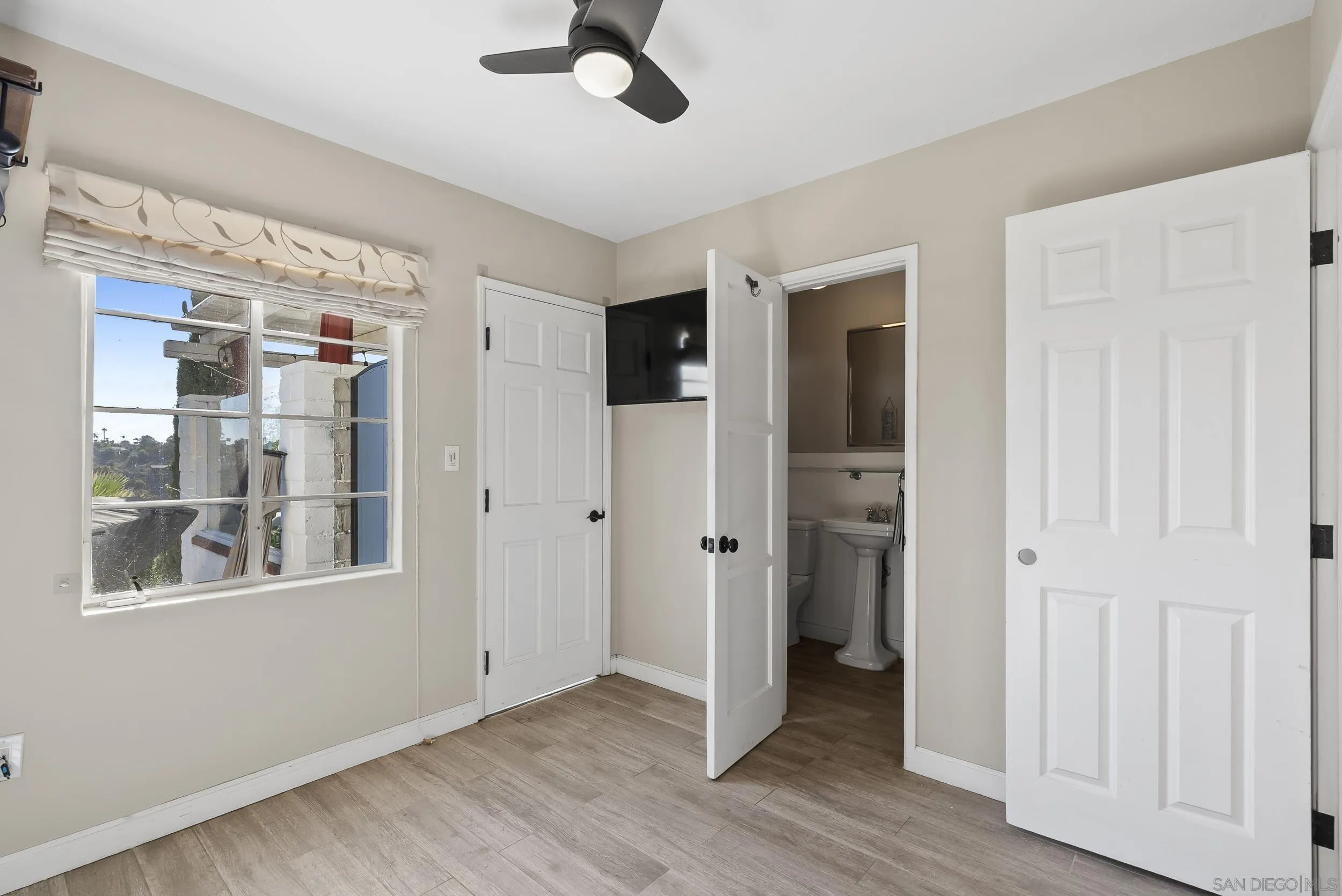 https://cdn.realtyfeed.com/cdn/127/260020429/b8a2bc8683d50cd4950162b760f76c46.webp
