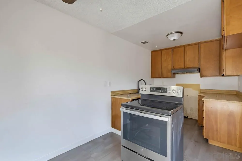 Photo #11: 260020431 Listing: Photo #11