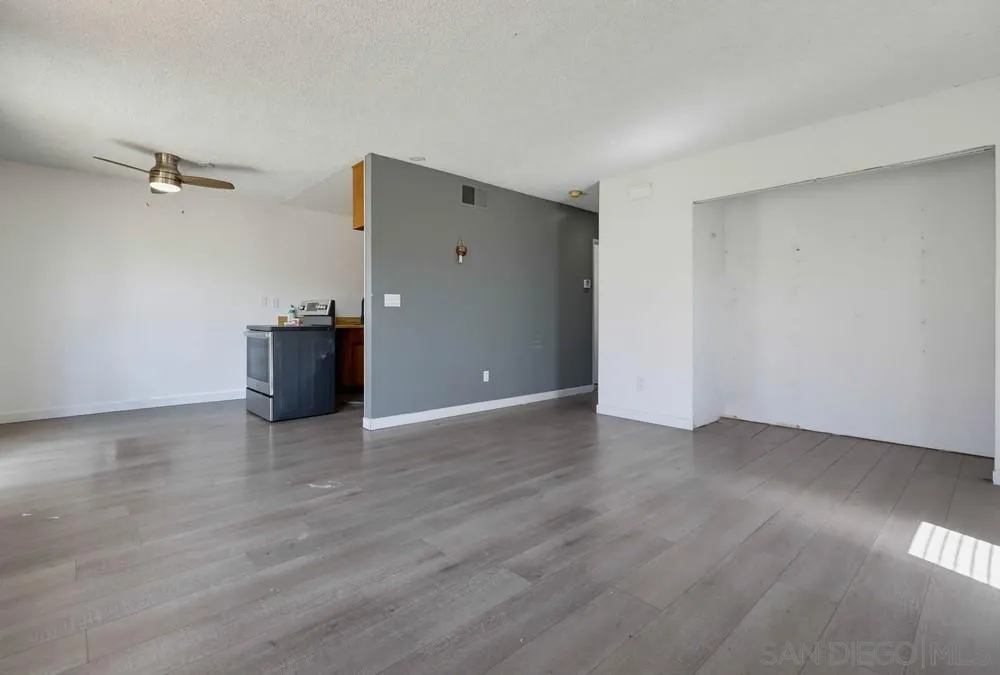 Photo #8: 260020431 Listing: Photo #8